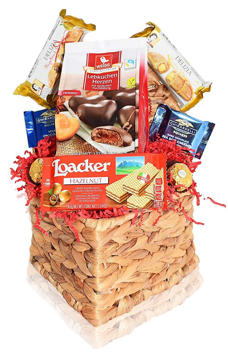 Valentines Day Gifts Nuts Heart Shaped Gift Basket Premium Assorted Nuts Hazelnut Almonds Walnuts Brazil Nuts Gift for Couple Family Women Men