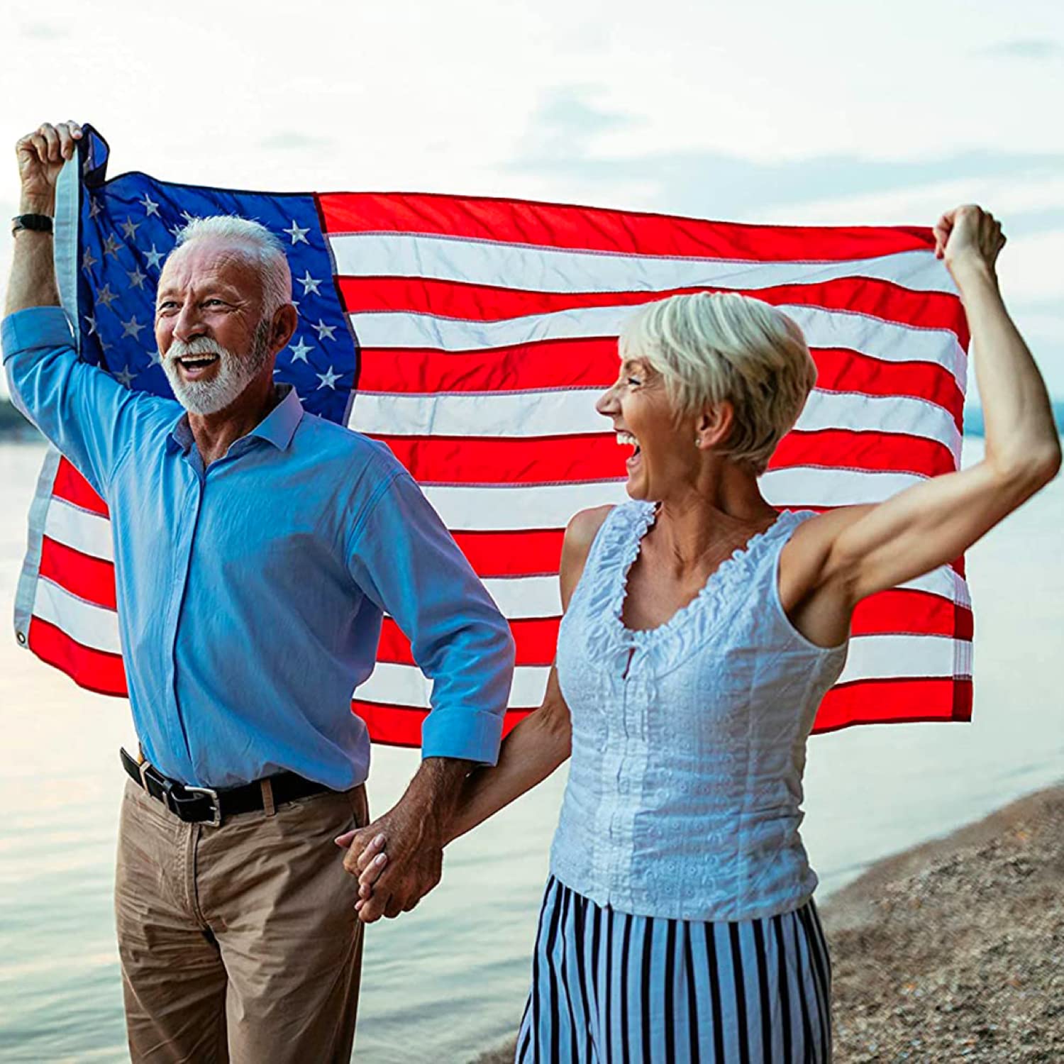 Amerikanische Flagge 7,6 X 12,7 Cm – Bestickte Sterne, Genähte Streifen, UV-geschütztes Polyester