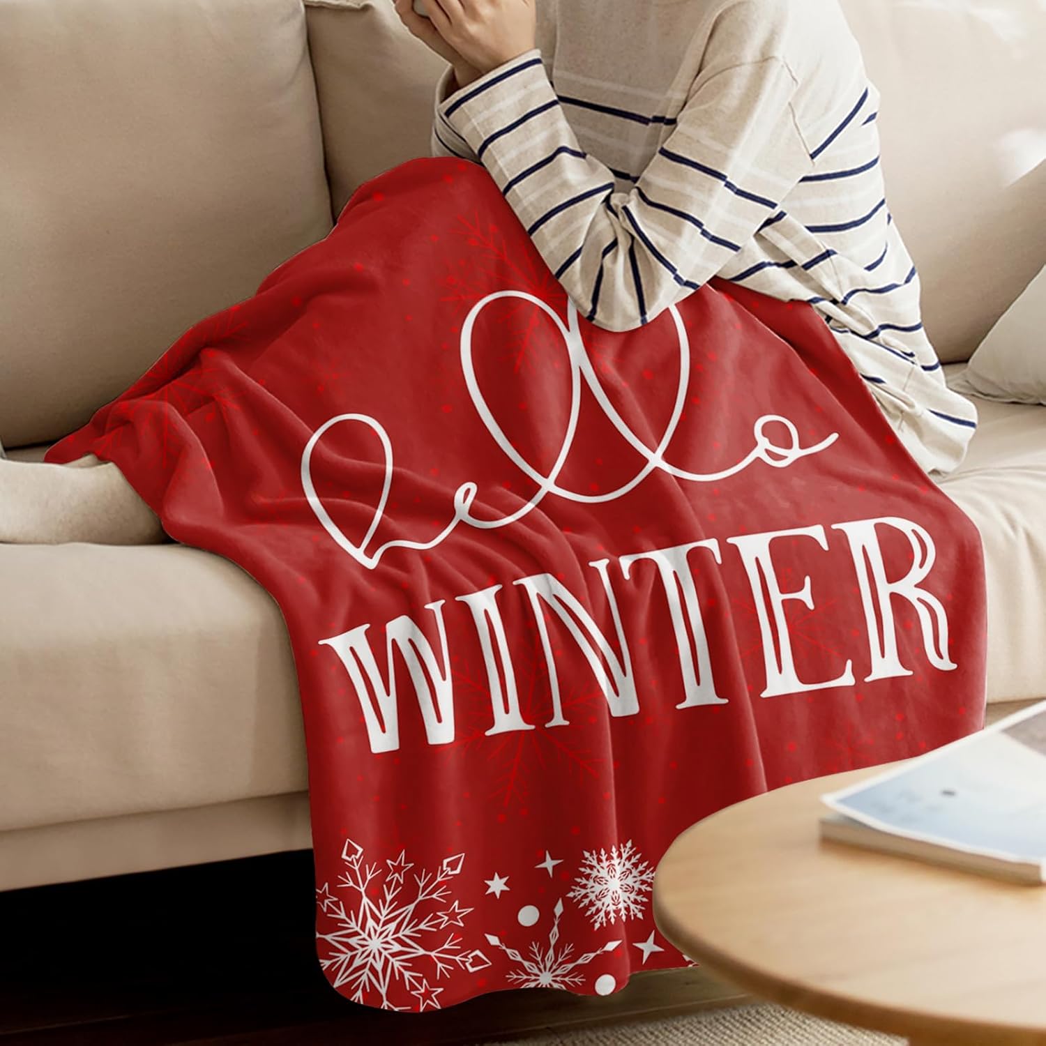 Fuzzy Fleece Throw Blanket, Lightweight Merry Christmas Snowflake Red Super Soft Flannel Bed Blankets, Reversible Plush Sherpa Blankets for Couch, Bed, Sofa for Christmas Decor 59"x79"