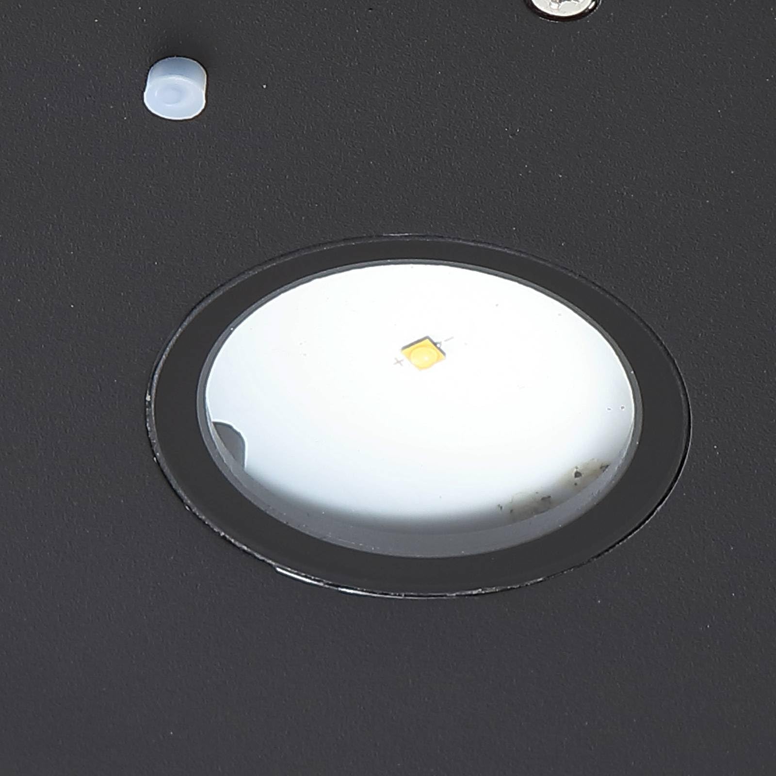 Lucande Tavon lampa solarna LED, zewnętrzna, ściemniana z czujnikiem ruchu (ochrona przed pryskającą wodą (nowoczesna) w kolorze czarnym z aluminium (1 żarówka) – solarna lampa ścienna do użytku na
