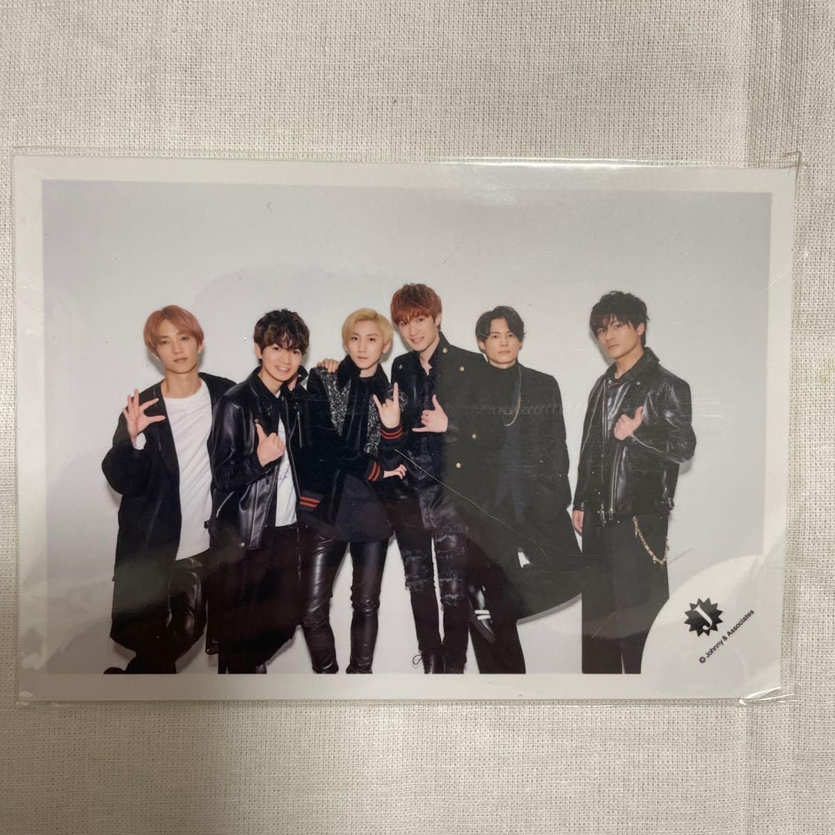 Amazon.co.jp: SixTONES 集合写真 公式写真 : ホーム＆キッチン