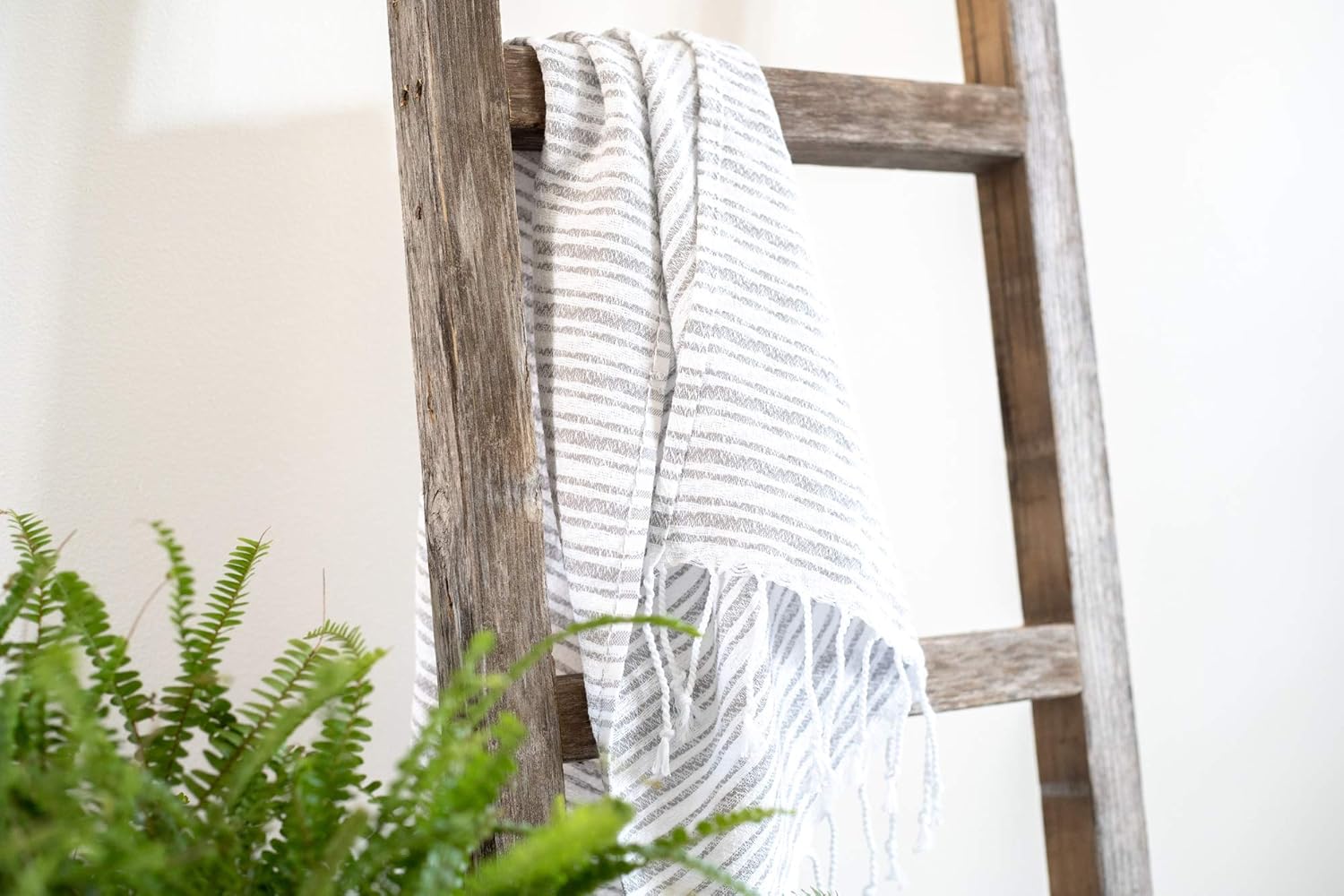 Barnwood USA Rustic Farmhouse Blanket Ladder
