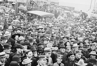 Presidential Campaign 1908 Ncrowds In Faribault Minnesota Gathered At A Railroad Station To Hear Republican Candidate William Howard Taft Speak On His Whistle-Stop Tour During The US Presidential Camp