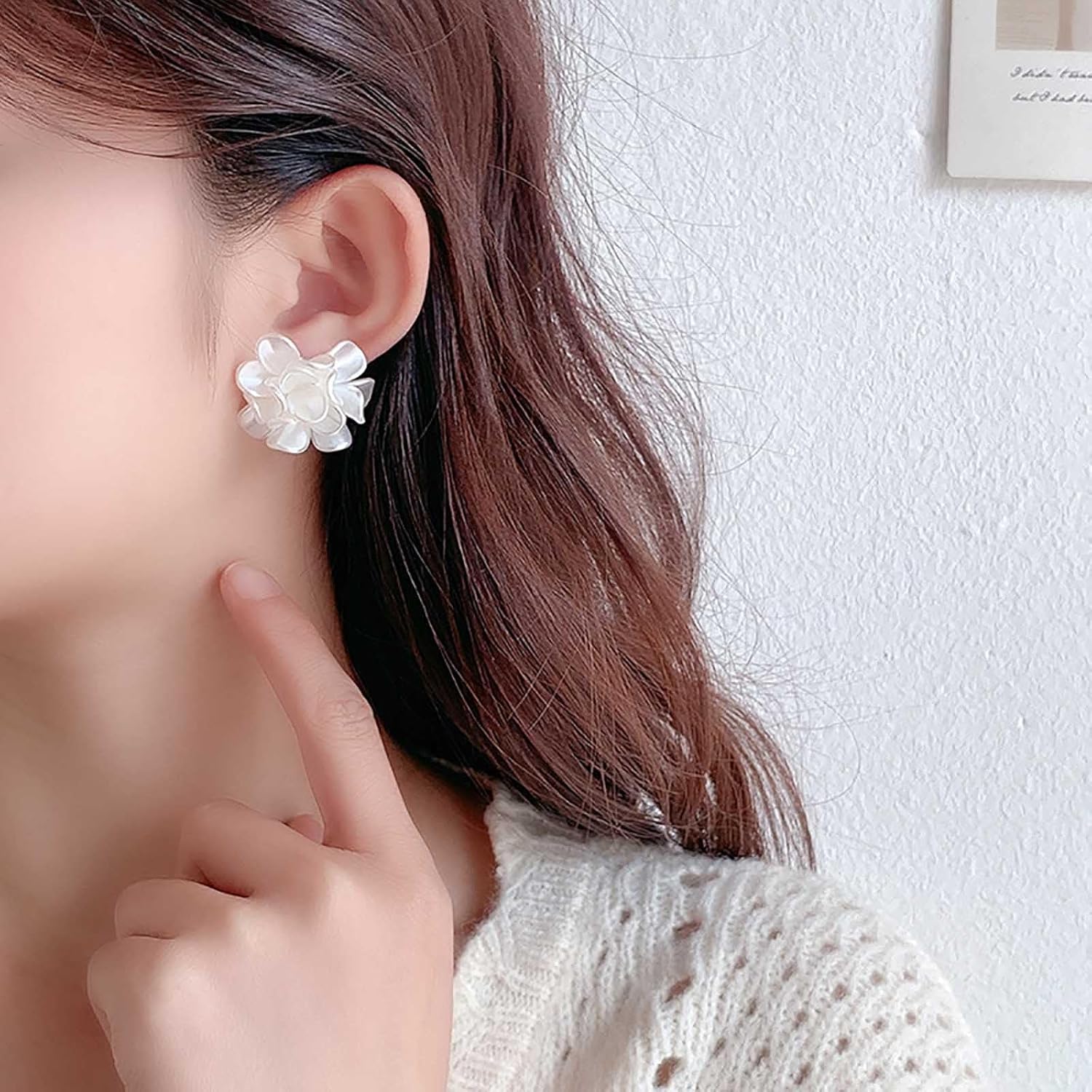 W WEILIRIAN Boho Pearl Flower Stud Earrings - White, Floral - Perfect for Girls & Women - Gift, Dress Up, Wedding, Valentine's Day - Image 6