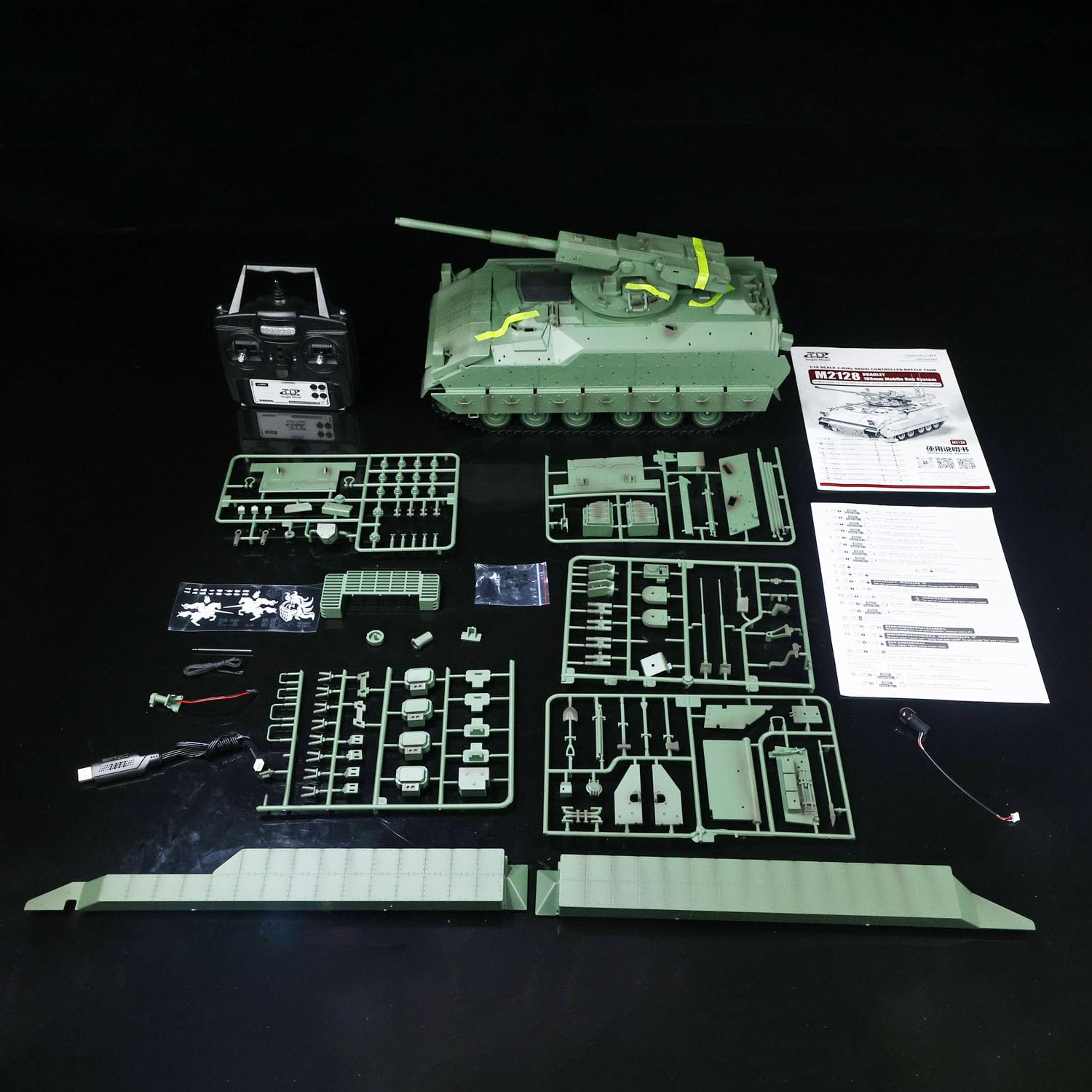 TOUCAN RC HOBBY Tongde 1/16 Fernbedienung Tank Modell M2128 Bradley Infrarot-System 320 Grad Rotation Revolver Licht geräusche Batterie betriebs bereit
