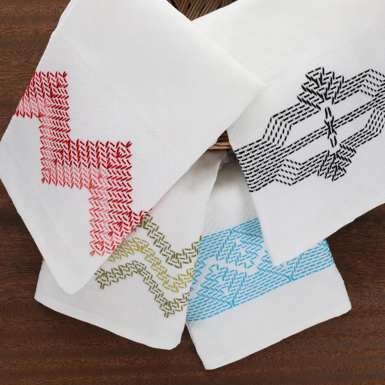 Amazon.com: LEISURE ARTS Swedish Weave Towel Kit, Ocean Waves Blue