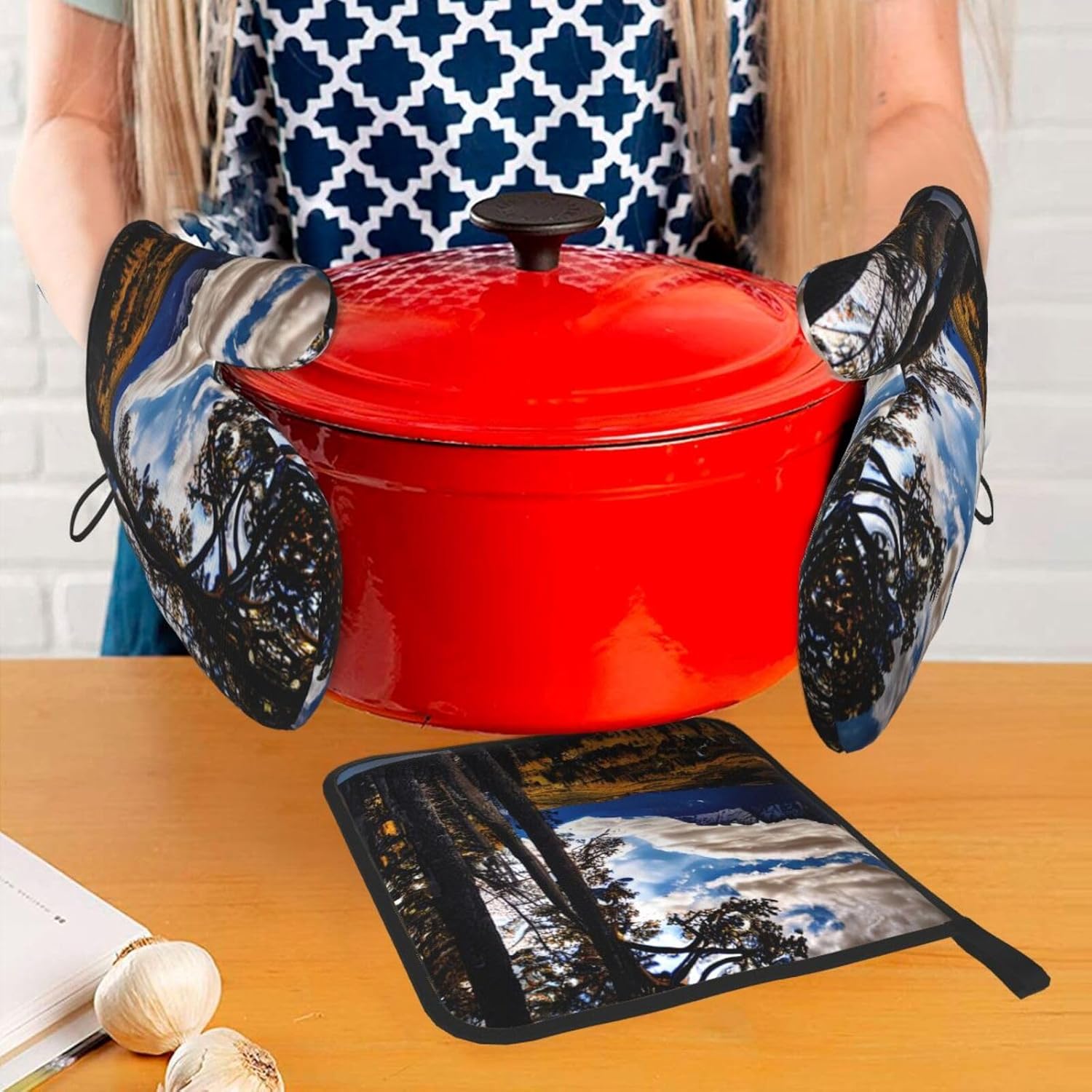 Rocky Mountain Range Print Heat Resistant Microwave Gloves, Used for Baking, Cooking, and Fashion Kitchen Essentials
