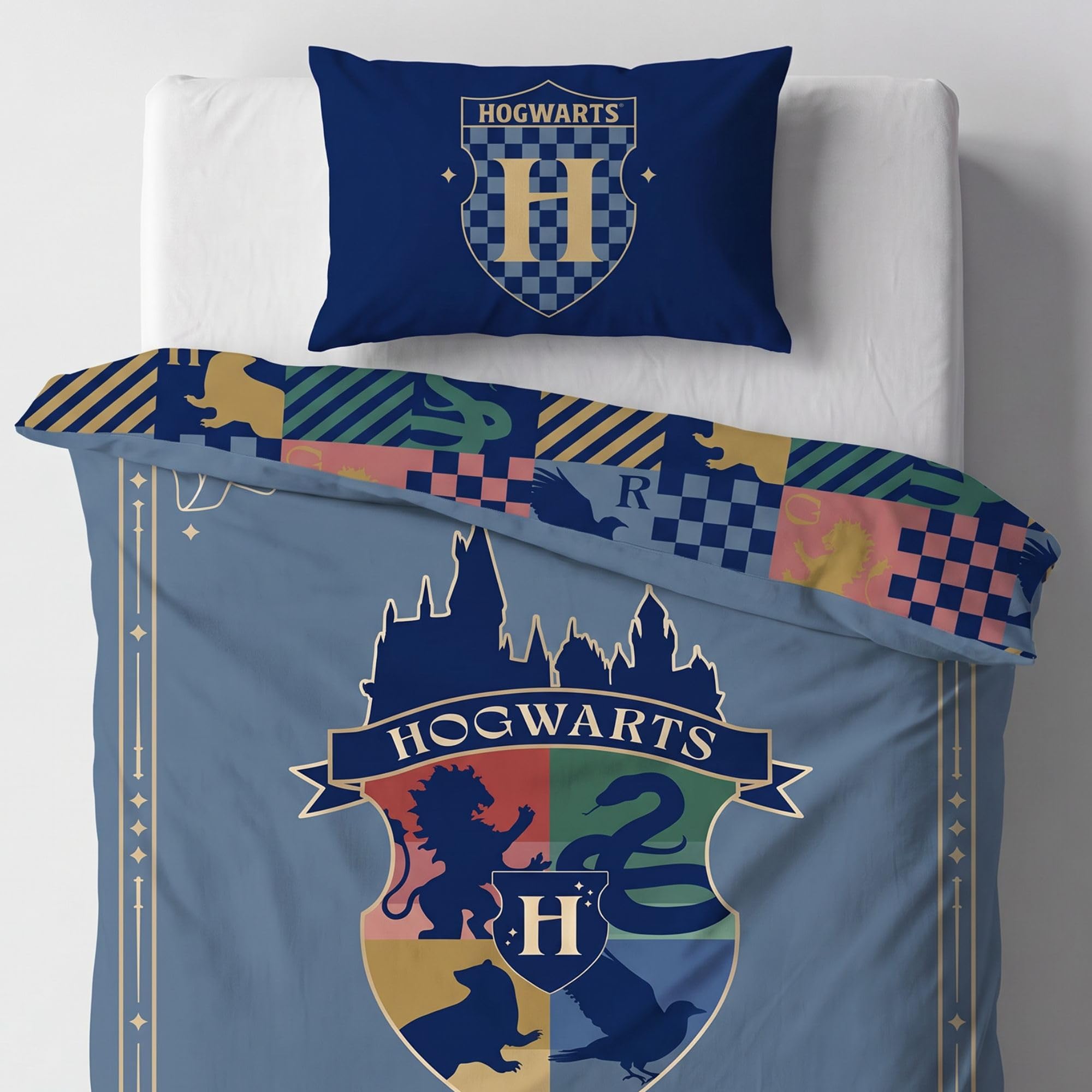 Harry Potter Hogwarts Grandeur Single Duvet Set, Officially Licensed Harry Potter Bedding, Hogwarts Kids Duvet Cover & Pillowcase, Children’s Bedroom Bedding, 135 x 150 cm