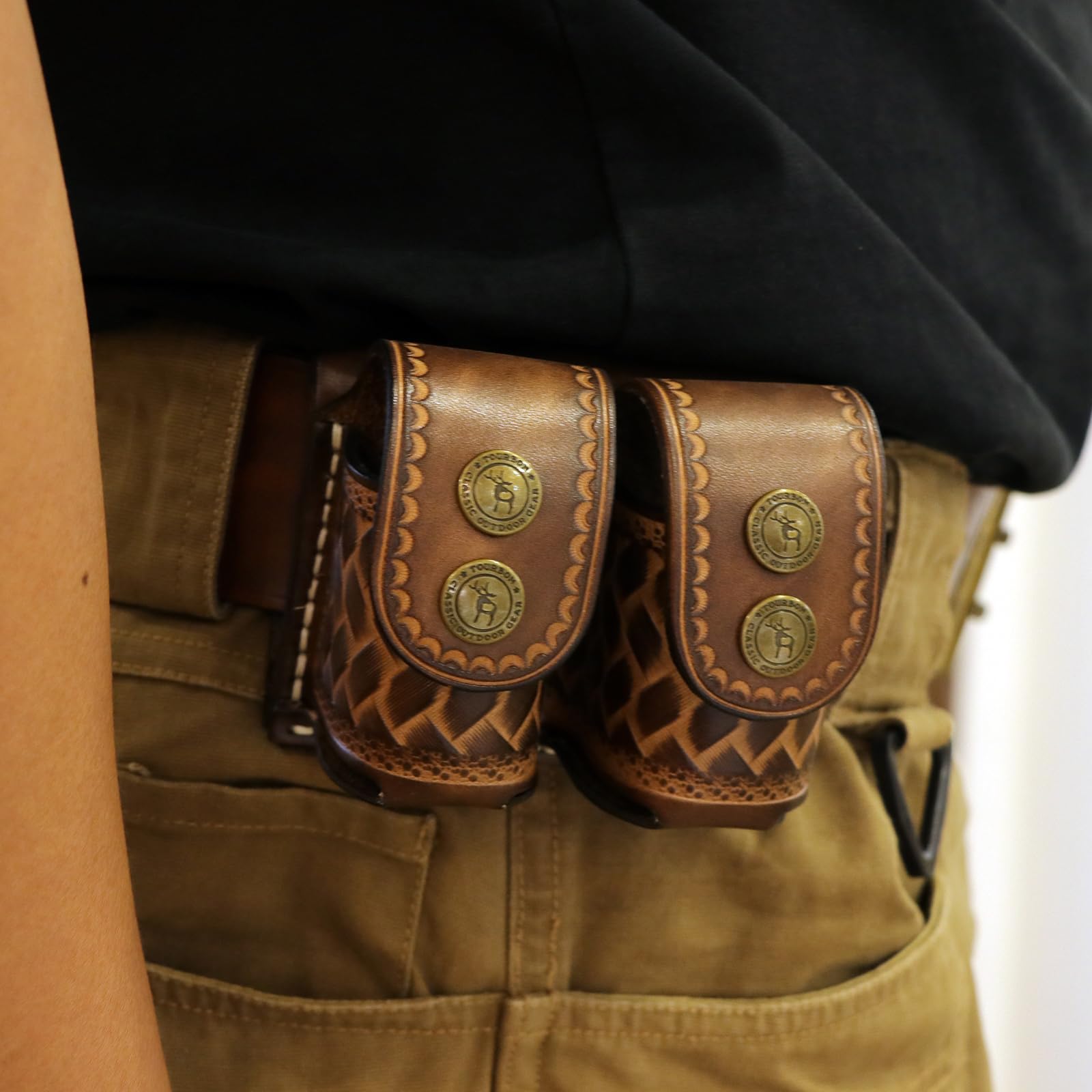 Porta Caricatori Universale Doppio Per Pistole: Compatibile Con 9mm, .40, .45 E Altri Calibri, Clip A Sgancio Rapido E Regolazione Ambidestra