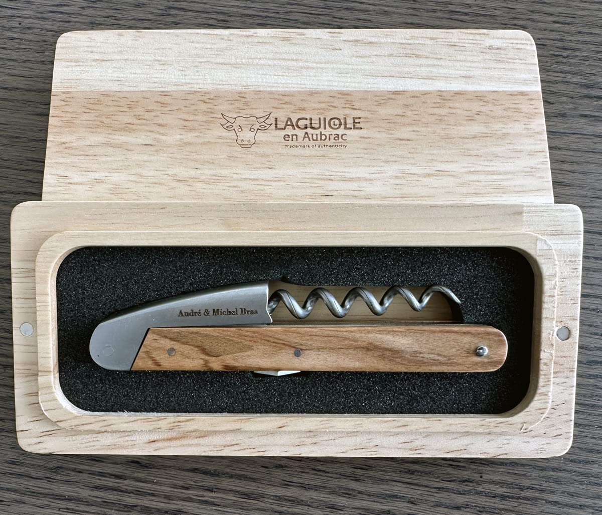 Laguiole En Aubrac Sommelier DeLuxe Kellnerkorkenzieher, Andre & Michel Bras Edition, Olivenholz-Griff, Vintage-Weinöffner