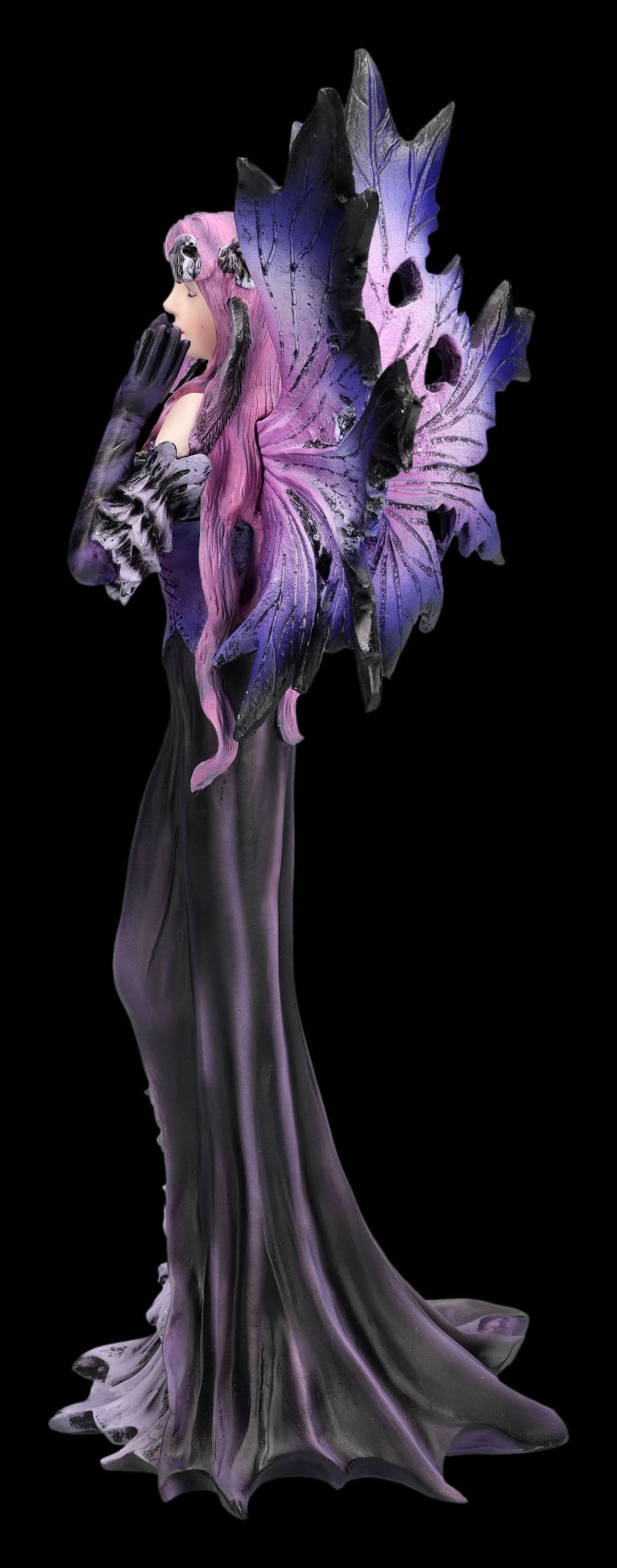 Figuren Shop GmbH Feenfigur – Schattenelfe Elvyra – handbemalte Fantasy-Deko (26 cm) – Tales of Aurelion Collection – Fantasievolle Geschenkidee für Elfen- & Feenfans