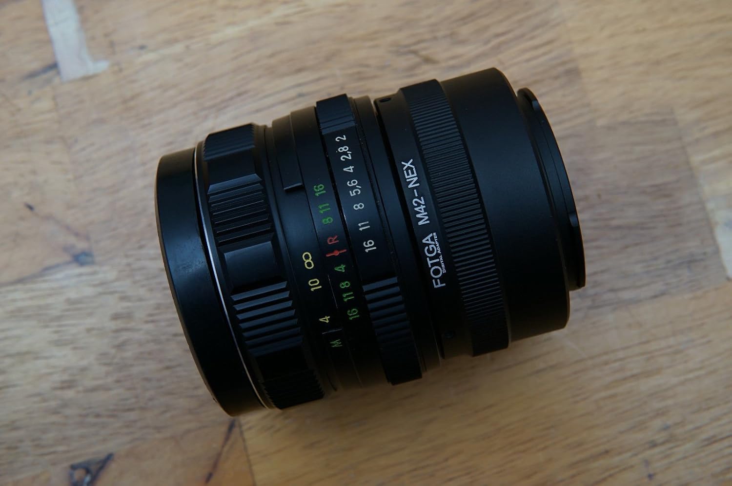 Helios 77M-4 50mm F1.8 lens showing aperture and focus rings