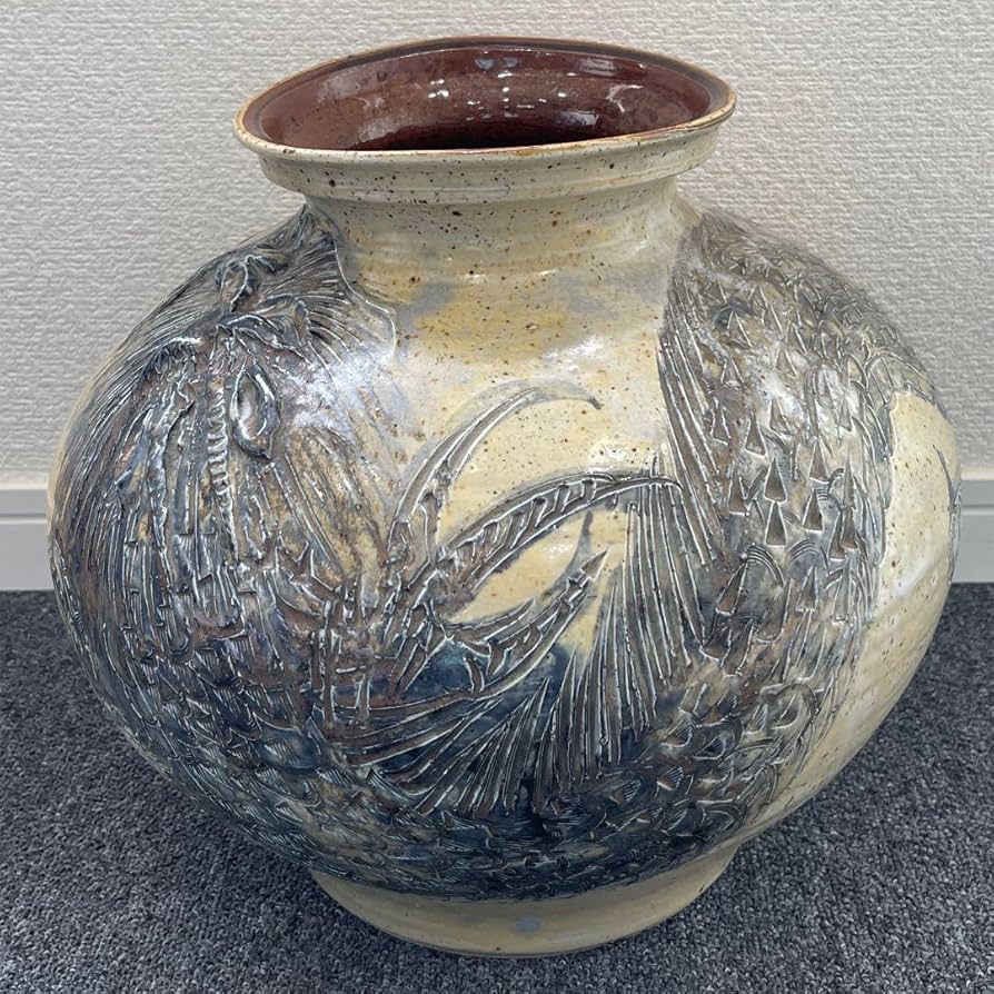 花瓶の龍A15、薩摩焼清心彫双龍浮彫り花瓶、陶器の花器、白磁龍