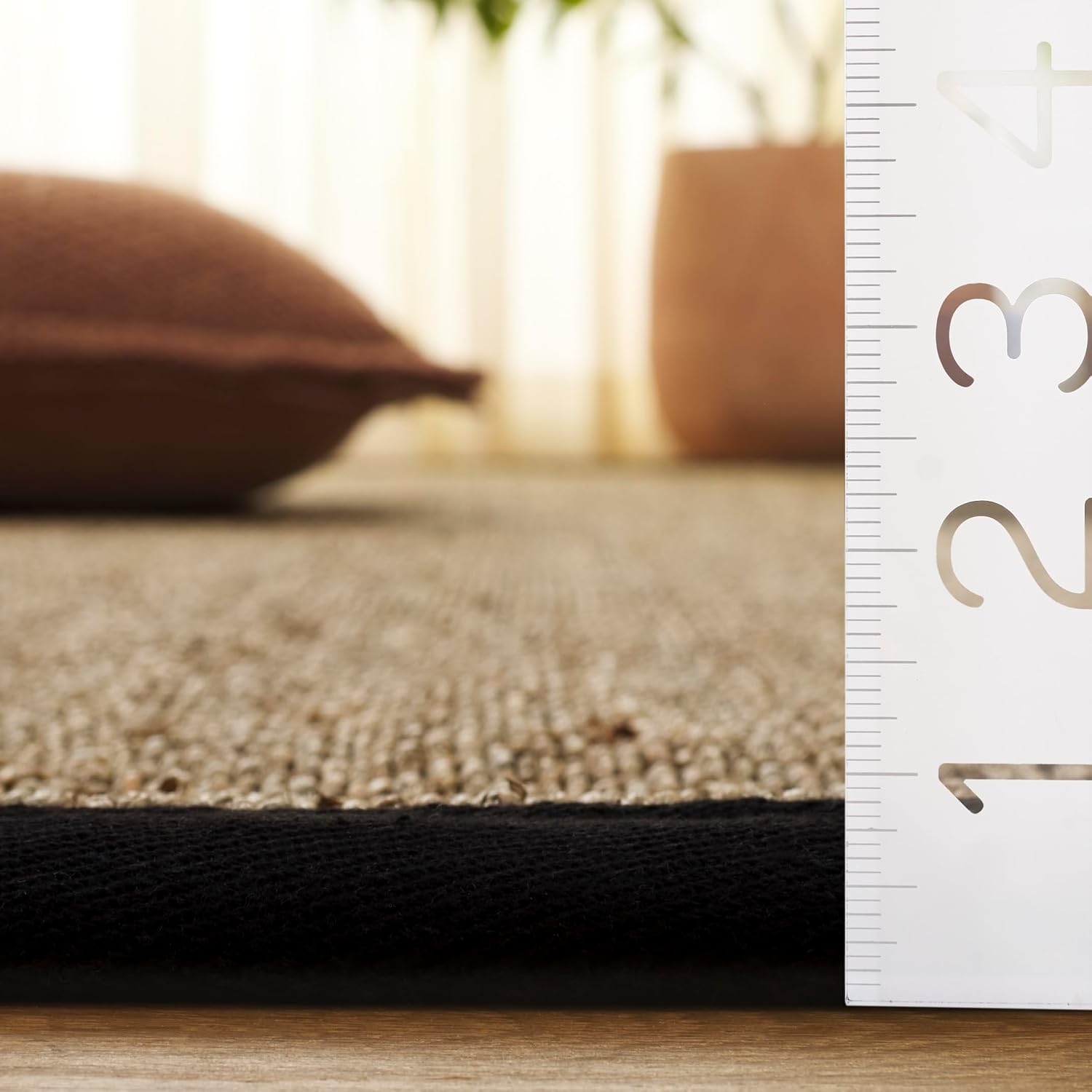 SAFAVIEH Natural Fiber Collection Area Rug - 5' x 8', Natural & Black, Seagrass, Ideal for Living Room, Bedroom, Home Office, Dining Space (NF111C-5)