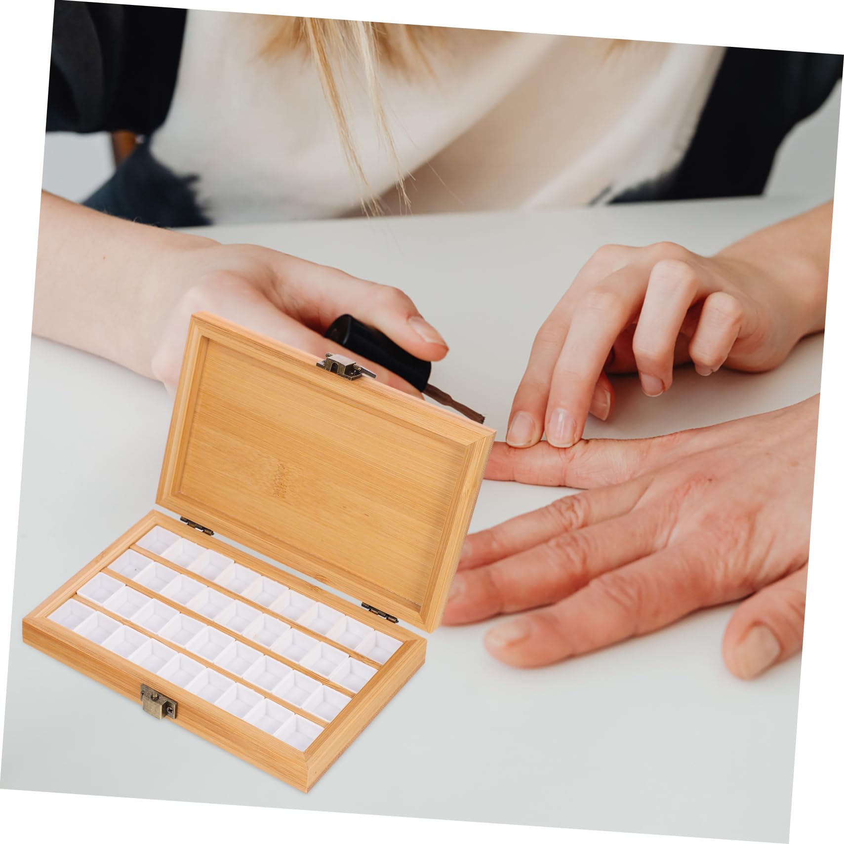 Amazon.co.jp: ネイルポリッシュボックス 36グリッド 木製収納ケース