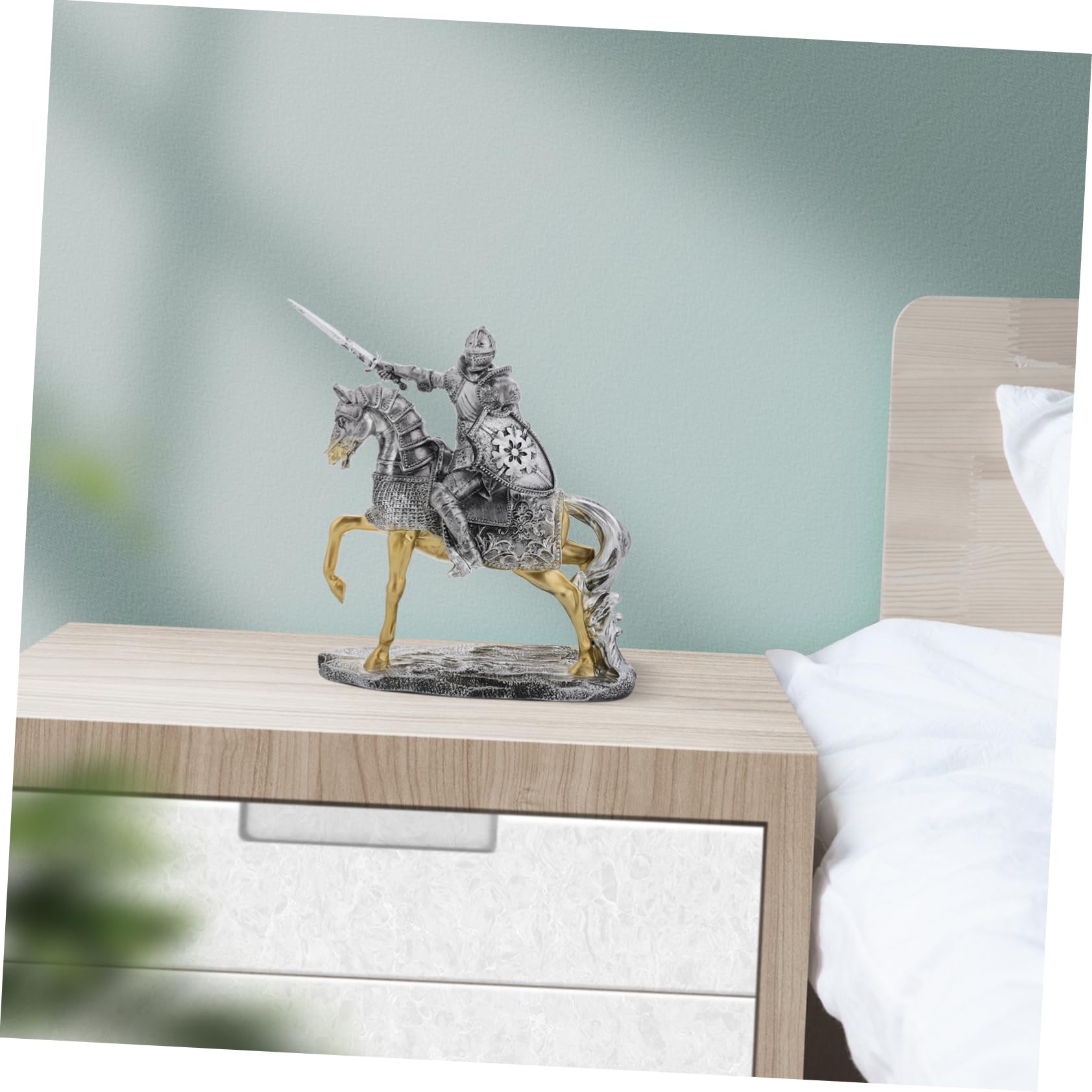 KOMBIUDA Vintage Guard Statue aus Kunstharz in Silber, Detailreich | Tischdeko, Büro und Wohnzimmer, Mittelalterliche Miniatur mit Retro Elegantem Look