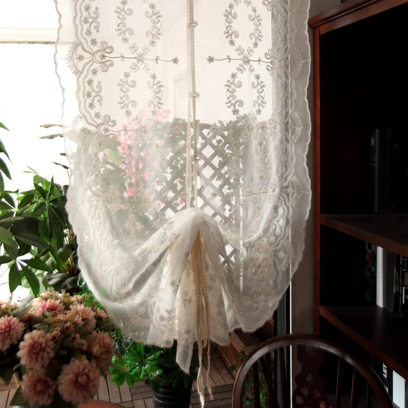 Rideau filtrant la lumière et respirant pour réguler la chaleur du salon
