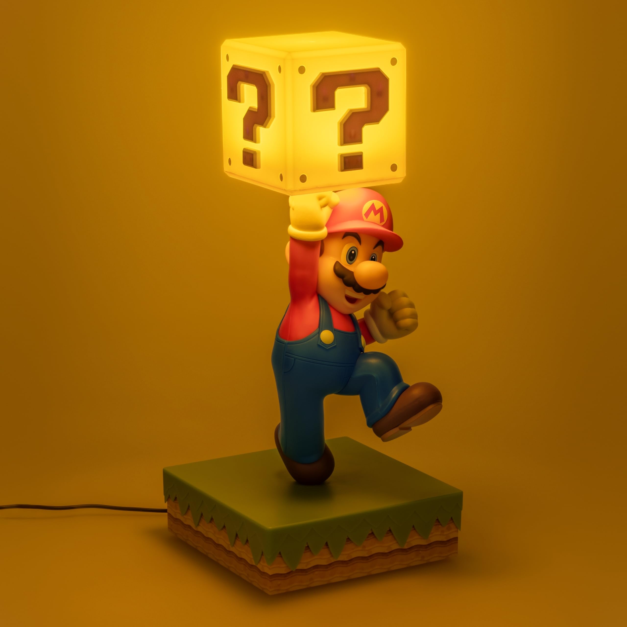 Paladone Lámpara Diorama Super Mario – Lámpara táctil de 35 cm con 3 niveles de brillo y sonido oficial, alimentación USB, decoración para dormitorio y gaming – Producto oficial Nintendo