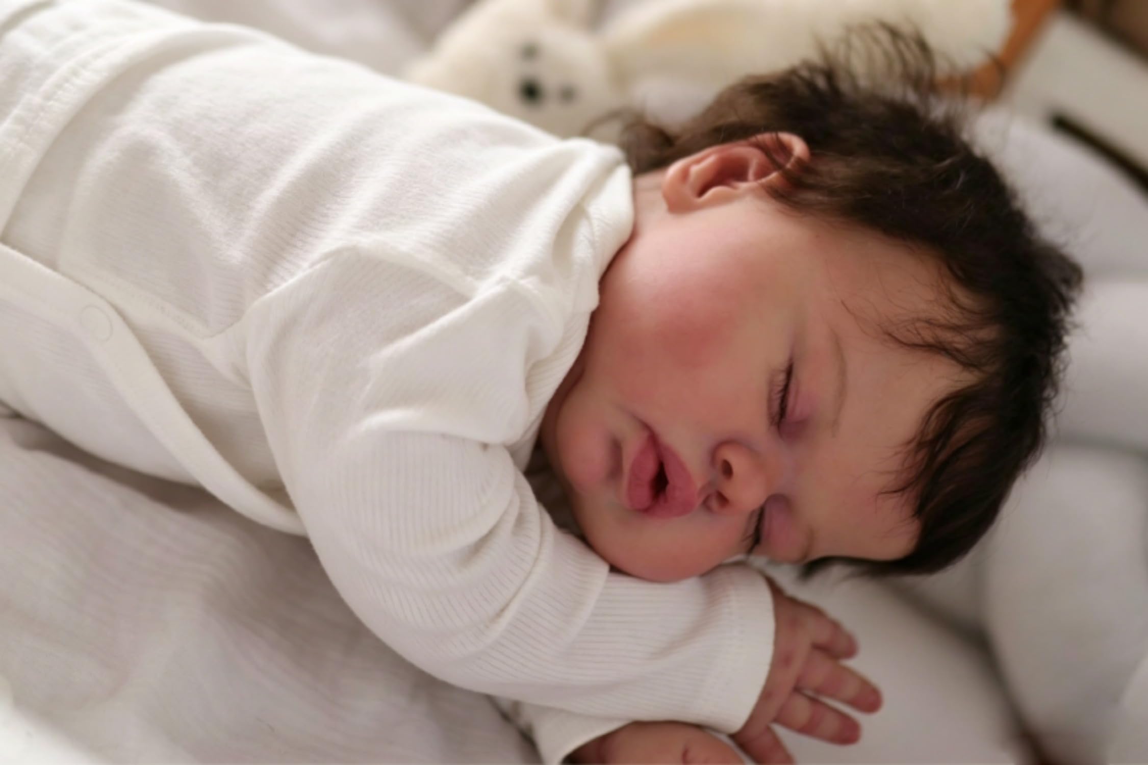 Lonian Reborn Baby Puppen Realistisches Mädchen 24 Zoll Schlafen Silikon Baby Puppe Stoff Körper Real Looking Life Like Reborn Kleinkind Puppe Neugeborenen Puppen