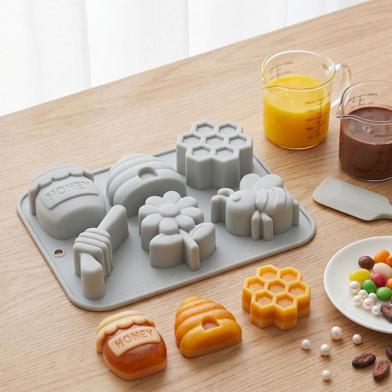 6 Cavity Bee Flower Silicone Candy Molds