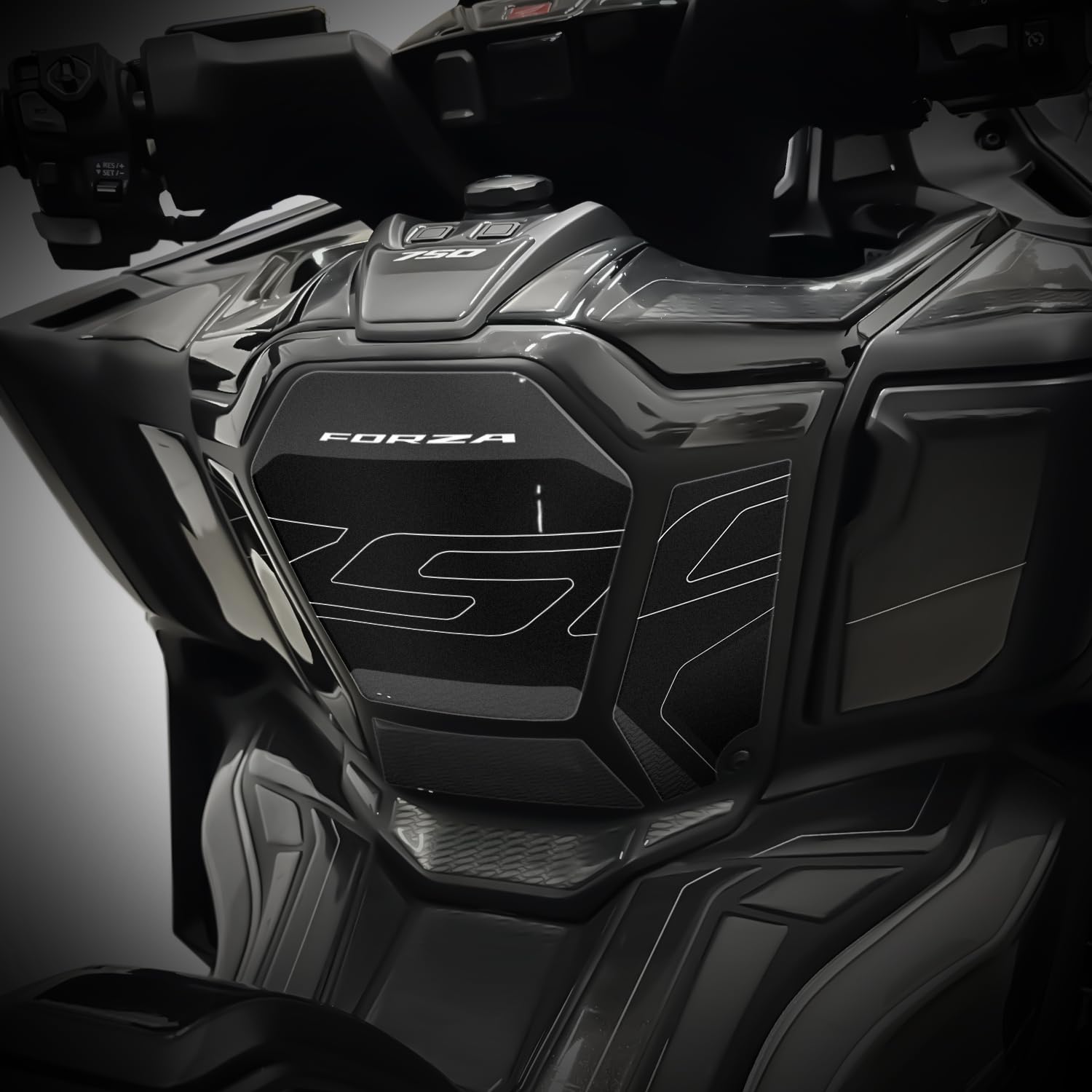 Az Graphishop Adhésif central Allumage compatible avec Honda Force 750 2025 On Protection contre les chocs et les rayures Accessoires Moto Made in Italy GP-FORZA-001 (Ballistic Black Metallic)