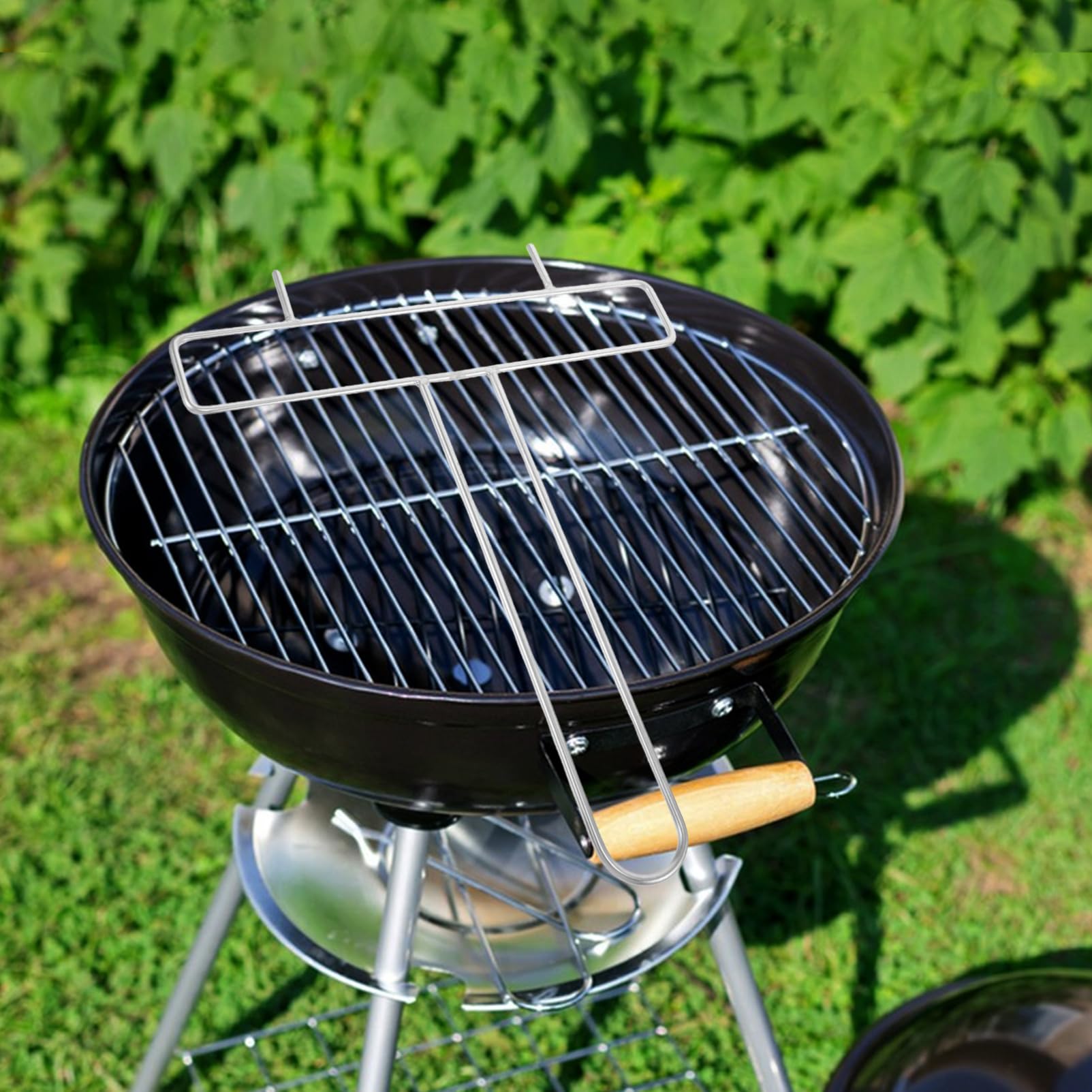 Stojak na szpikulec do grilla ze stali nierdzewnej i uchwyt na udka kurczaka – akcesoria do grilla na świeżym powietrzu do idealnie ugotowanych kebabów i nóg, trwała konstrukcja latarni dla