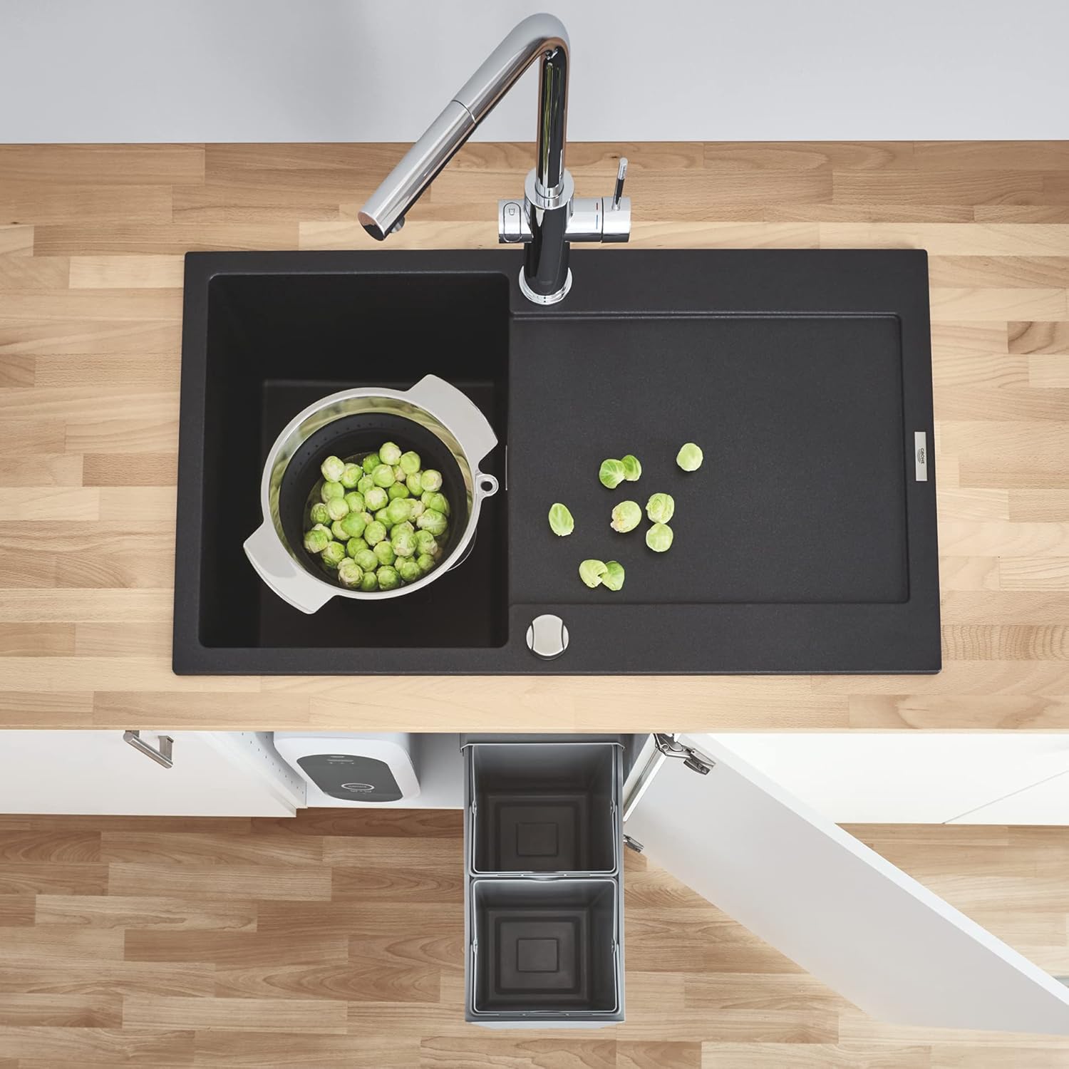 GROHE Kitchen Waste System - 2 Bins (15L Each), Telescopic Action, Floor Mounted for Cabinets 30 cm or Wider, Fits with Blue Home and Red M and L-Size Water Systems, 40855000
