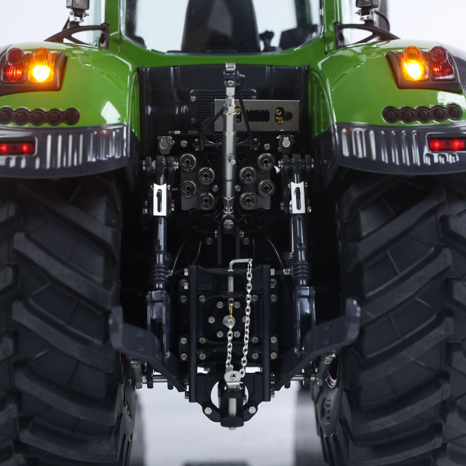 TOUCAN RC HOBBY LESU AOUE 1050 1/14 Tracteur hydraulique radiocommandé en métal Son lumineux