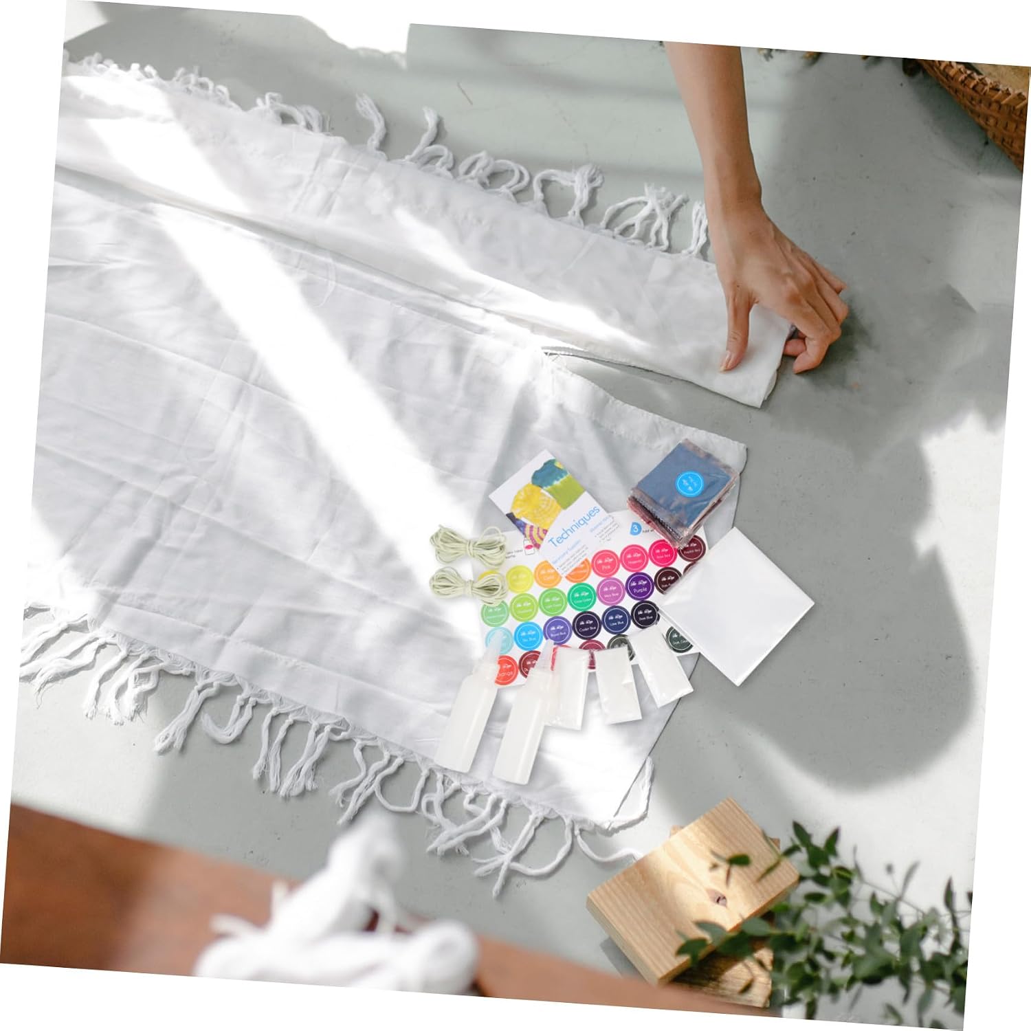 Tie Dye Powder Kit 24 Colors Fabric Dye Powder for T-Shirts and Scarves with 60ml Bottles Safe and Adults for Summer Camp Activities