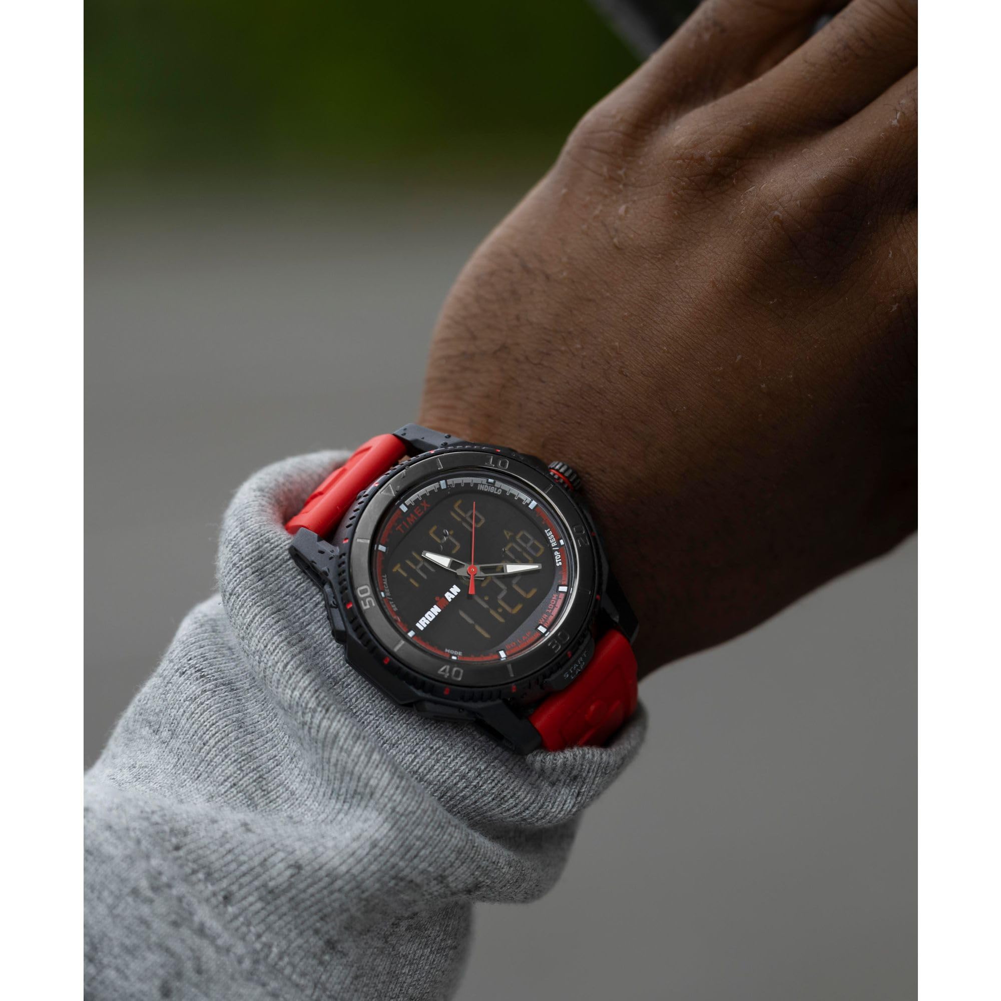 Timex Reloj Digital de Cuarzo para Hombre con Correa de Poliuretano TW2W53700VQ, Rojo/Negro/Digital, Moderno