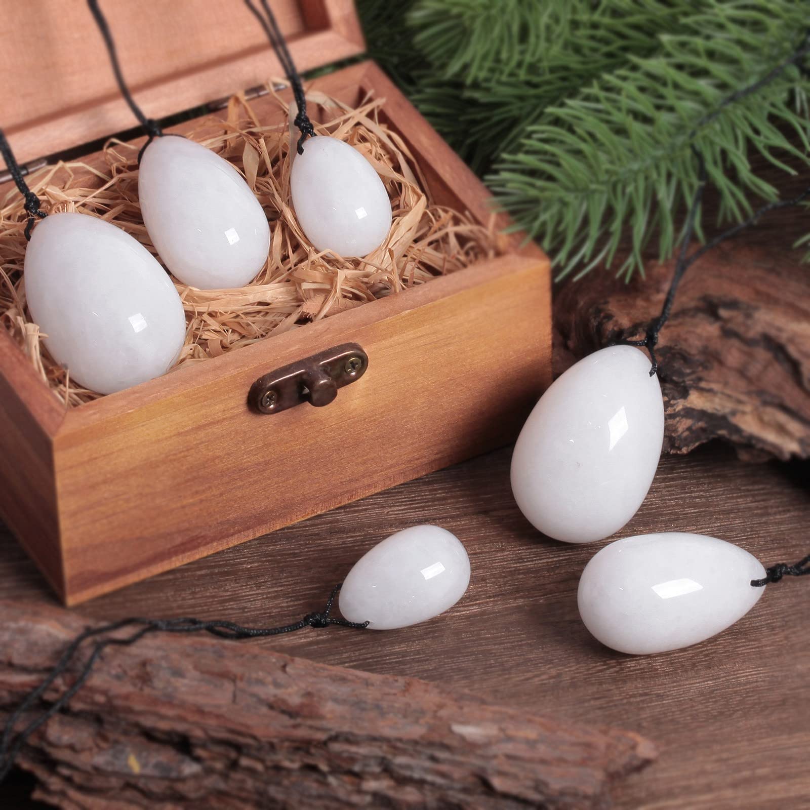 Nupuyai Œuf de Yoni en Pierre de Jade Blanche avec Ficelle Pierre de Massage aux Œufs de Jade de Kegel pour l'Entraînement des Muscles Pelviens des Femmes, 3 Tailles dans un Ensemble
