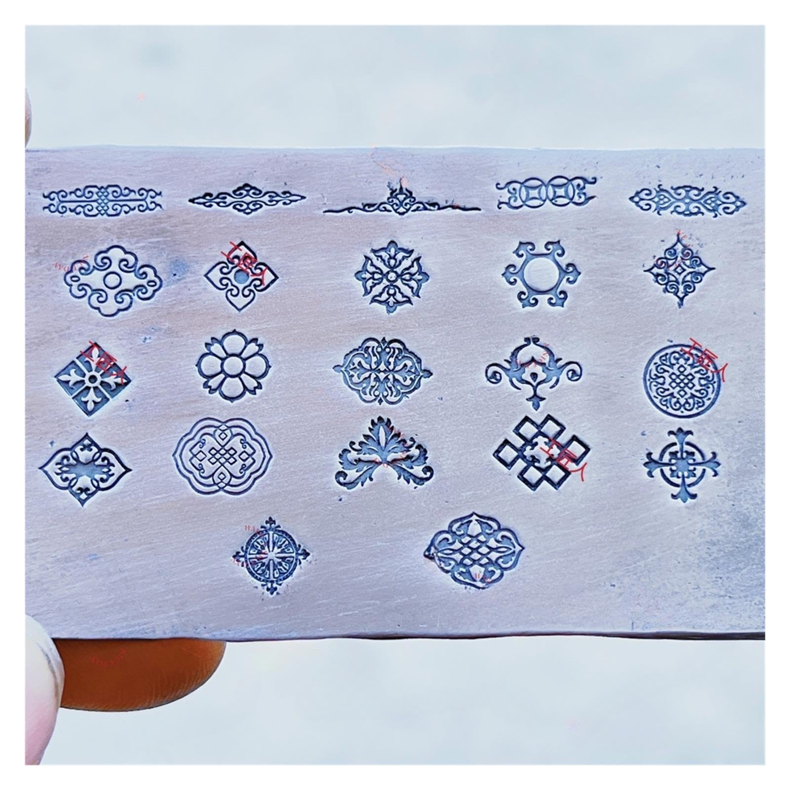 Timbri Metallici Con Logo Di Design Floreale