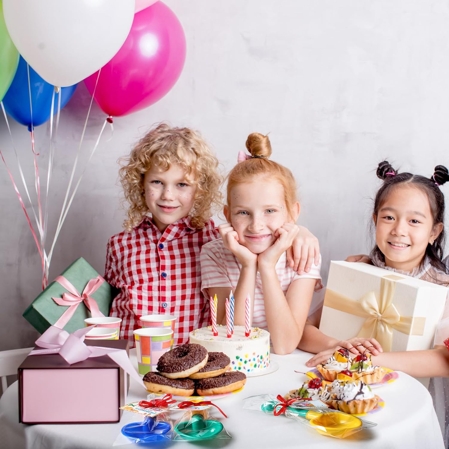 Capoda 24セット 卒業式プラスチックシャベル 卒業ギフトカード付き 赤い紐 キャンディバッグ 卒業生を掘る 夏のギフト 男の