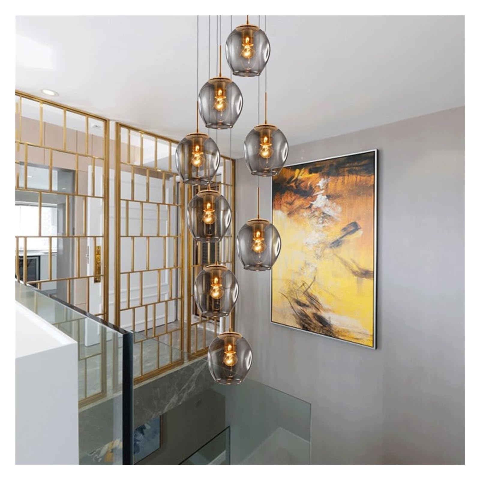 Lustre suspendu à 8 boules d'escalier pour habiller et éclairer un grand espace
