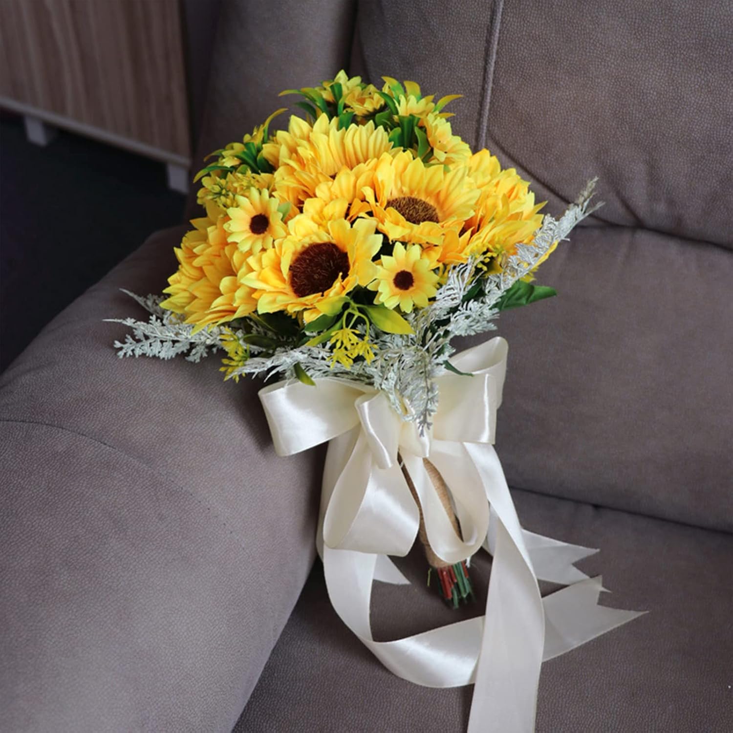 Artificial Sunflower Flowers Bouquet, 13.8 Inch Romantic Wedding Bouquets for Bride Bridesmaid Bouquet Silk Sunflower Branches for Bride Bridesmaid Holding Flowers Wedding Home Decor