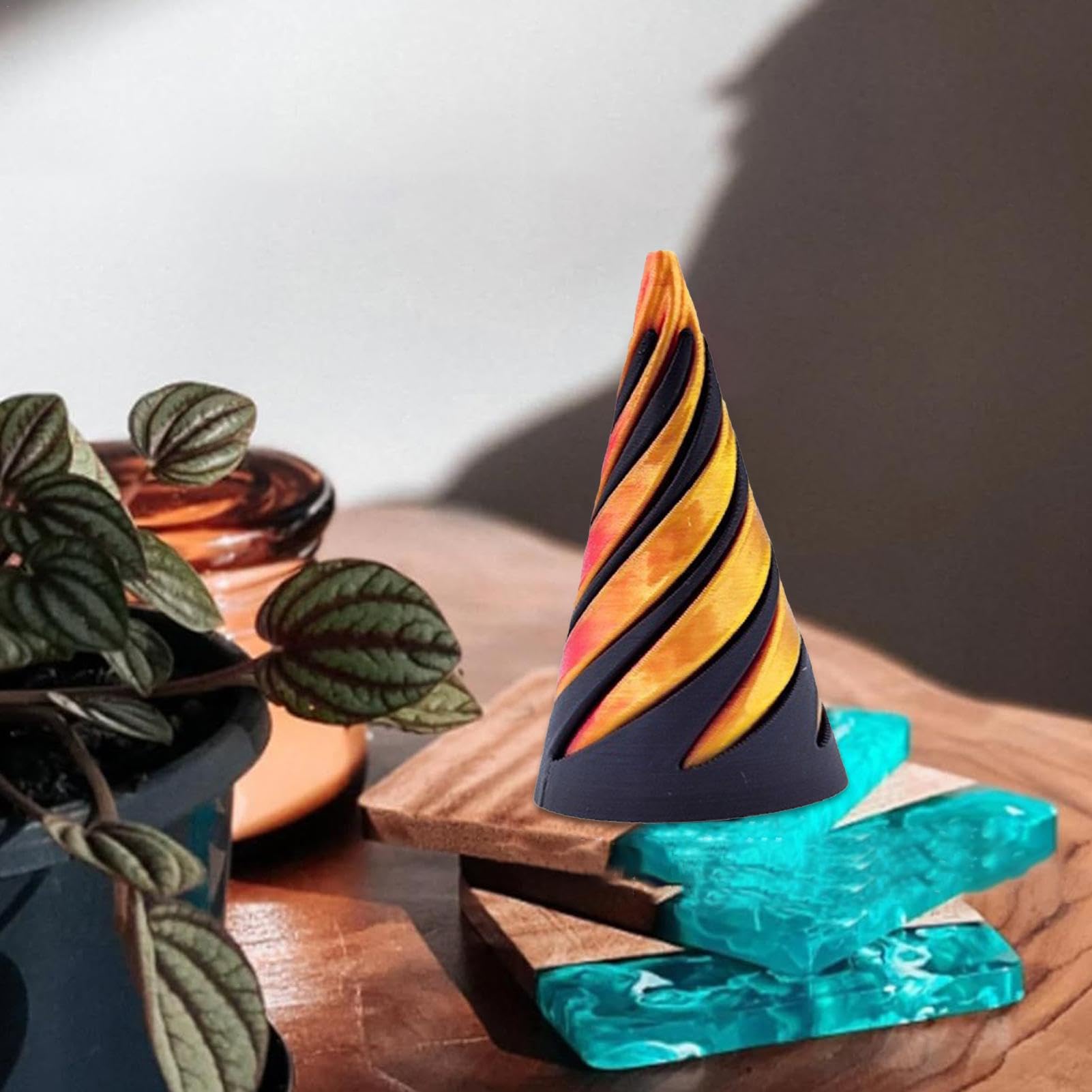 Scultura Piramide Impossibile Passthrough 3,8x6,4cm – Giocattolo Ottico Che Sfida La Fisica