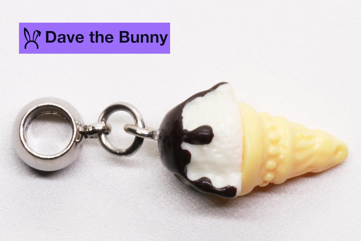 Dave The Bunny Ice Cream Pendant Necklace Gift, Realistic Vanilla Scoop Jewelry, Mini Ice Cream Cones Charm on Chain, Cute Dessert Accessory with Purple Pouch for Fun Gift Giving