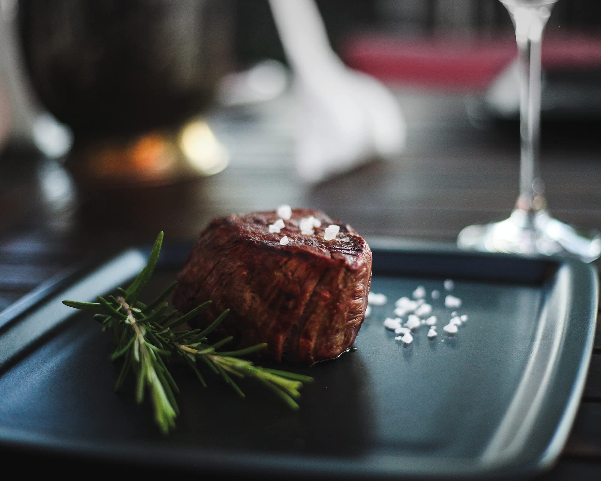 Büffel Bill Wasserbüffel Filet 1,6 kg - Zart aromatisches Büffelfleisch vom italienischen Wasserbüffel - Mageres Büffelfilet zum Kurzbraten & Grillen