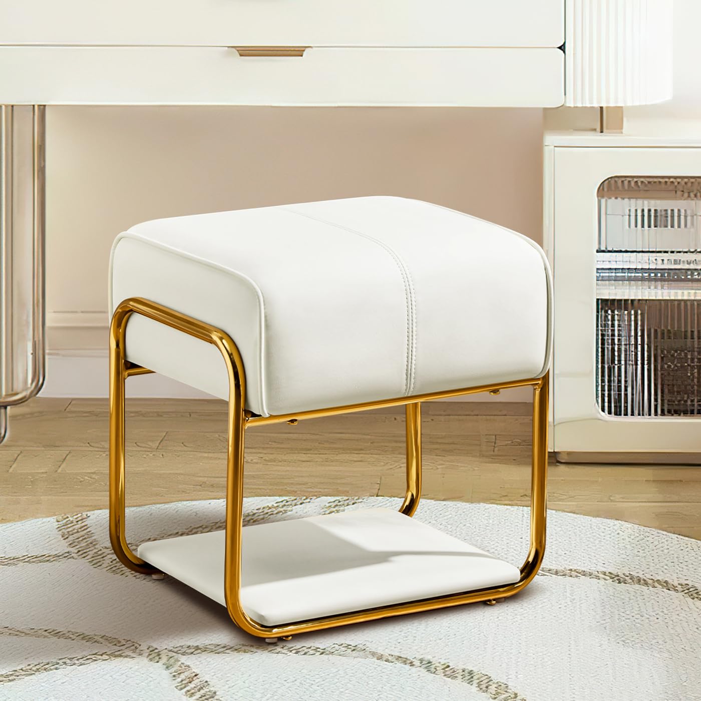 Hellove Tabouret Coiffeuse, Tabouret Chaise de Maquillage avec Pieds en Acier doré en Cuir, Pouf Coiffeuse Confort Vanity Stool Fille pour Dressing Room, Salon, Chambre, Capacité 135 kg, Blanc
