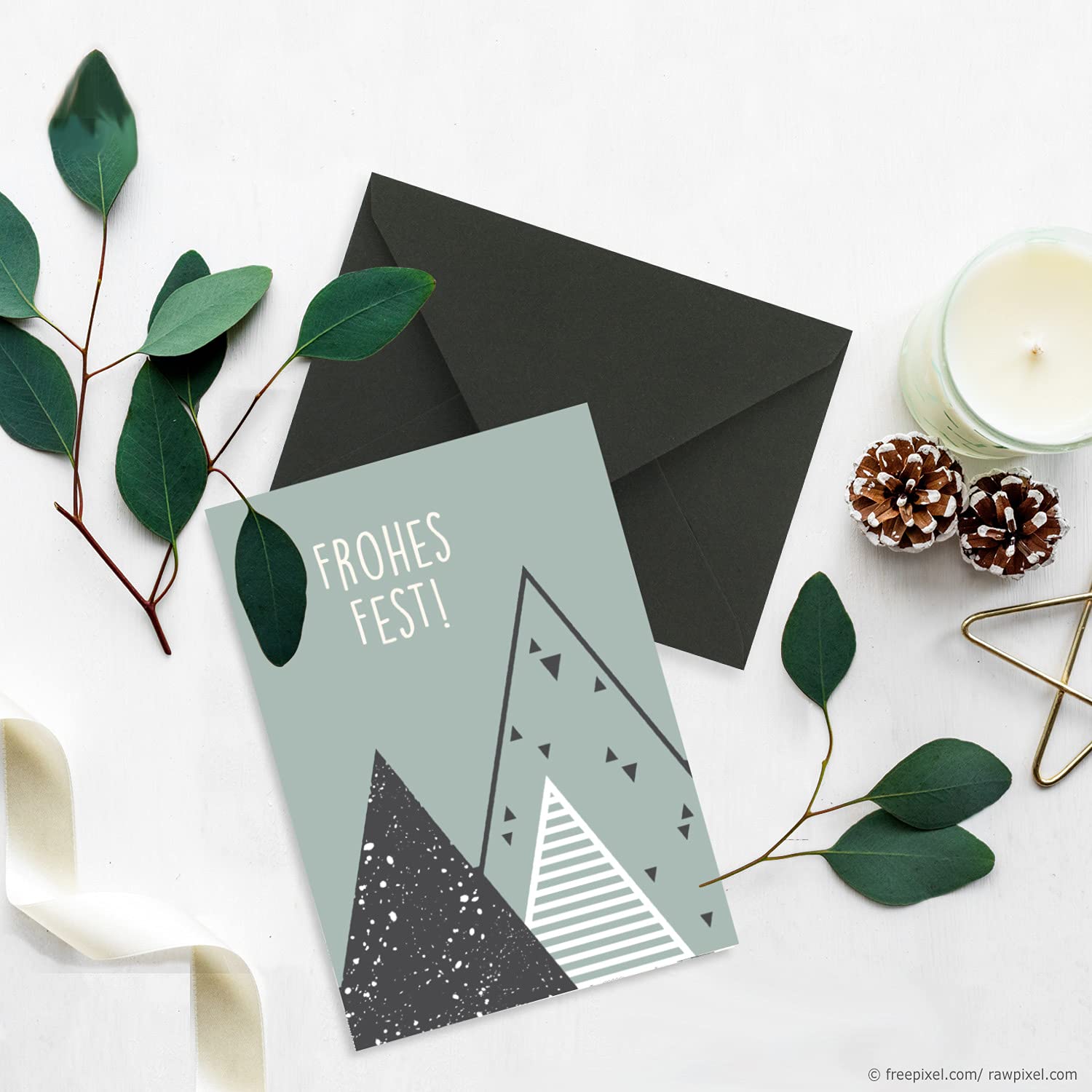 Juego de 75 tarjetas de Navidad sostenibles DIN A6 en azul con árboles de Navidad y texto – Tarjetas plegables con sobres DIN C6 en papel de estraza negro – saludos de Navidad para empresas y privadas