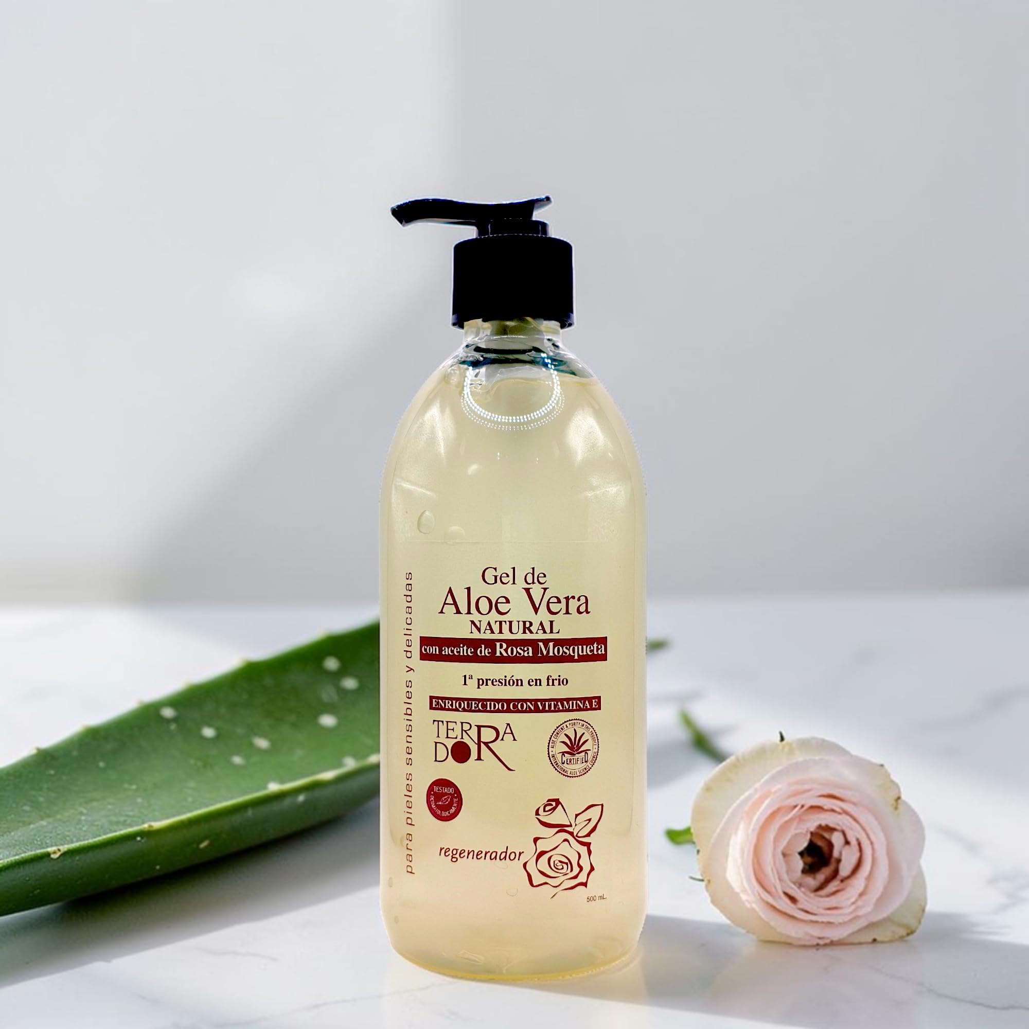 Derbós Gel Áloe Vera y Rosa Mosqueta 500 ml - Regenerador Celular Intensivo, Hidratante y Calmante - Ideal para Cicatrices, Estrías y Post-Depilación - Formato Ahorro