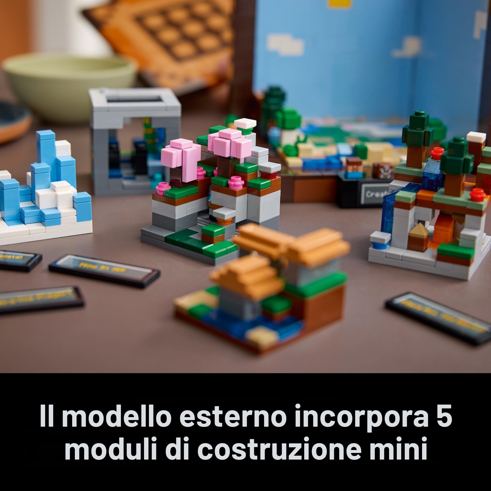 LEGO Minecraft The Crafting Table, set da costruzione di videogiochi da collezione con figure di Minecraft, mob e biomi, modello per il 15° anniversario, costruzione e visualizzazione regalo di