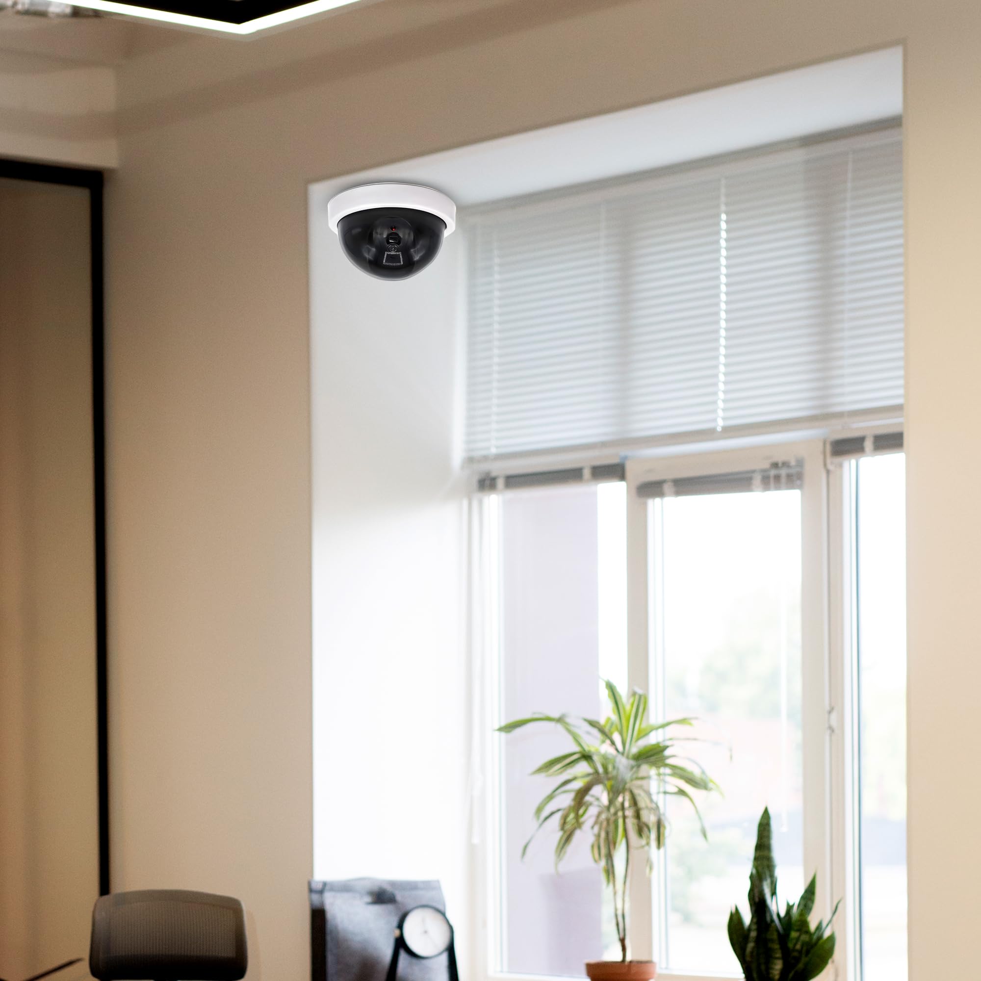 Trimming Shop 4-pak kopułkowych kamer CCTV z realistycznym migającym światłem LED, fałszywe kamery CCTV do użytku na zewnątrz / wewnątrz, niefunkcjonalny nadzór do domu, biura, sklepu, biały