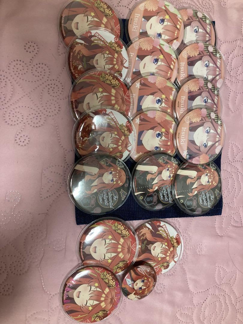 Amazon.co.jp: 五等分の花嫁 五月痛バ 中野五月缶バッジセット : おもちゃ 