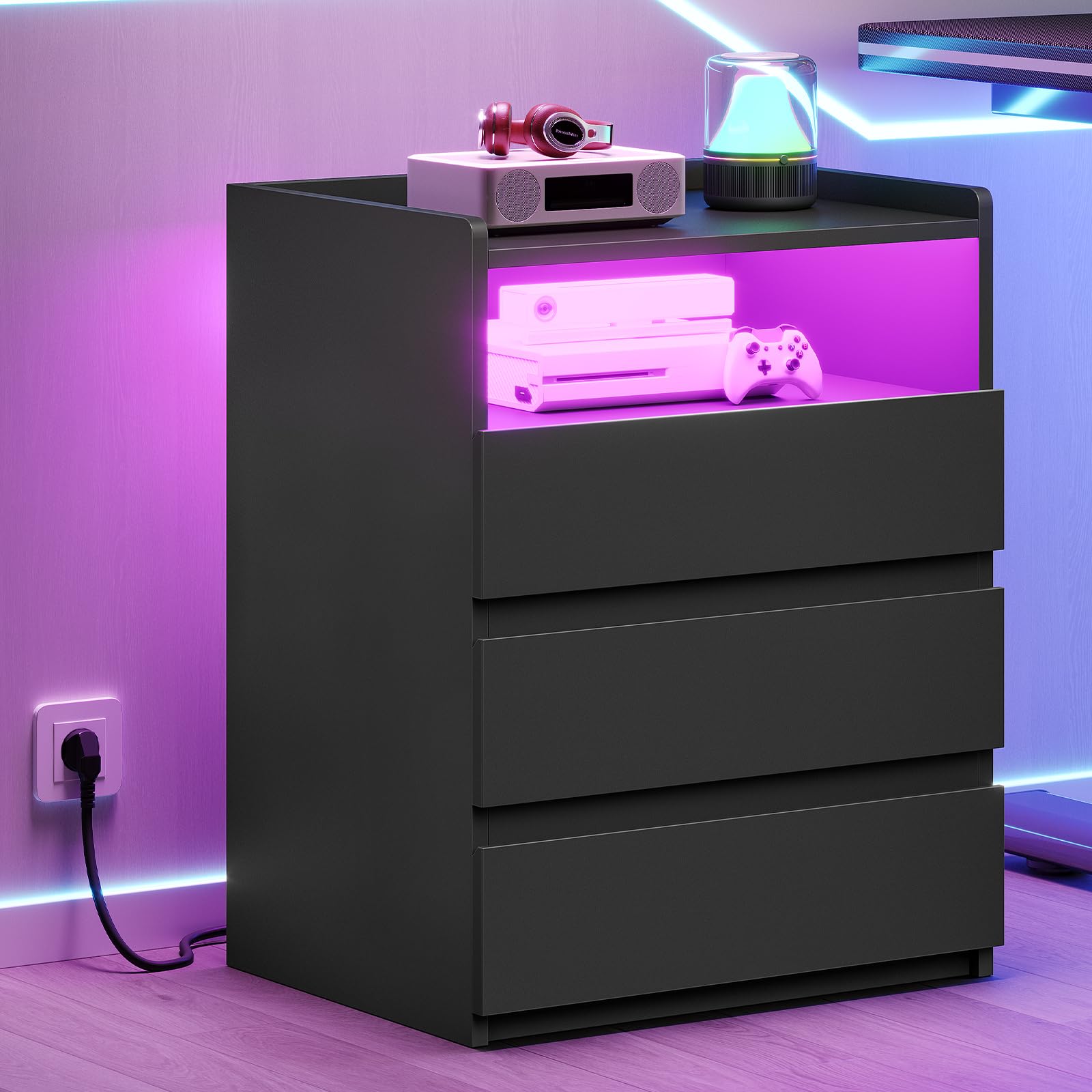 AOGLLATI Table de Chevet avec 2 Rubans LED et Multiprise,3 Tiroirs et 1 Compartiment Ouvert, pour Salon et Chambre, Table de Nuit Noire