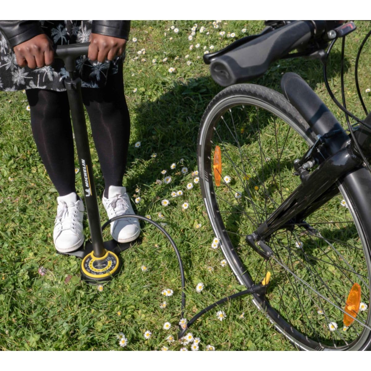 Pompe à Pied en Acier MICHELIN avec Manomètre - Pompe à Vélo Tri-Valve Compatible VTT, VTC, VAE