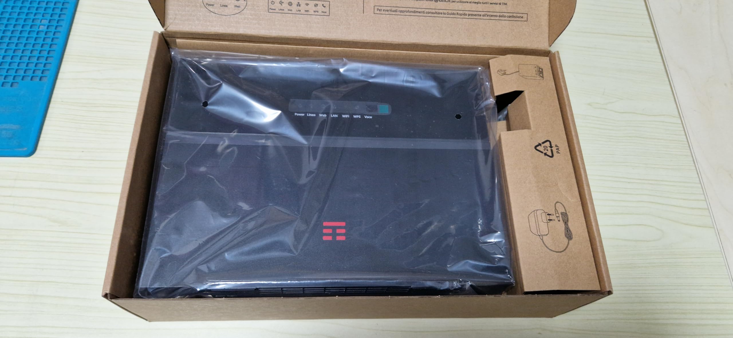 TIM NUOVO MODEM HUB+ PLUS Top Performance Wi-Fi 6 con Tecnologia EasyMesh, stabilità, velocità e qualità