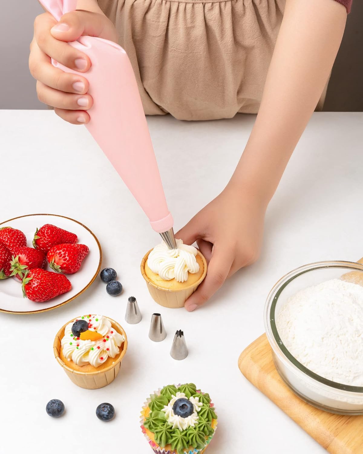 Piping Bag with Nozzles 40 Pieces, Nifogo Piping Nozzles Set, Cake Accessories with Stainless Steel Piping Nozzles - Image 2