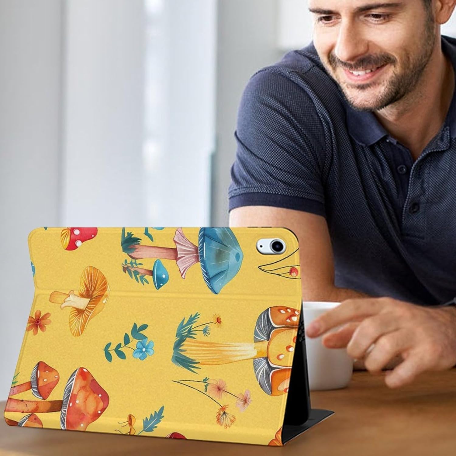 Mushroom Printed Case Trifold Stand Protective Cover Compatible with ipad Air5/air4 (10.9in) /ipad Pro 2018(11in)