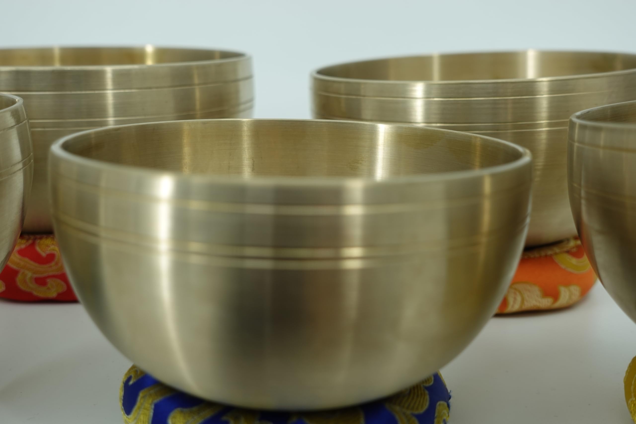 Set di campane tibetane per 7 chakra, realizzate a mano per meditazione, yoga e guarigione del suono, include martello e cuscino